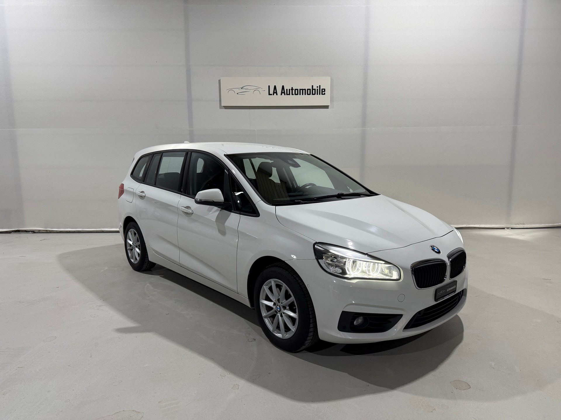 BMW 218d xDrive Gran Tourer Steptronic-image-4