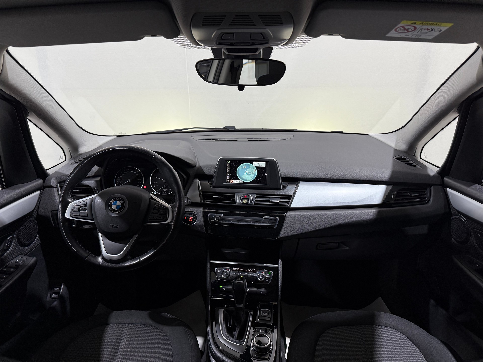 BMW 218d xDrive Gran Tourer Steptronic-image-11