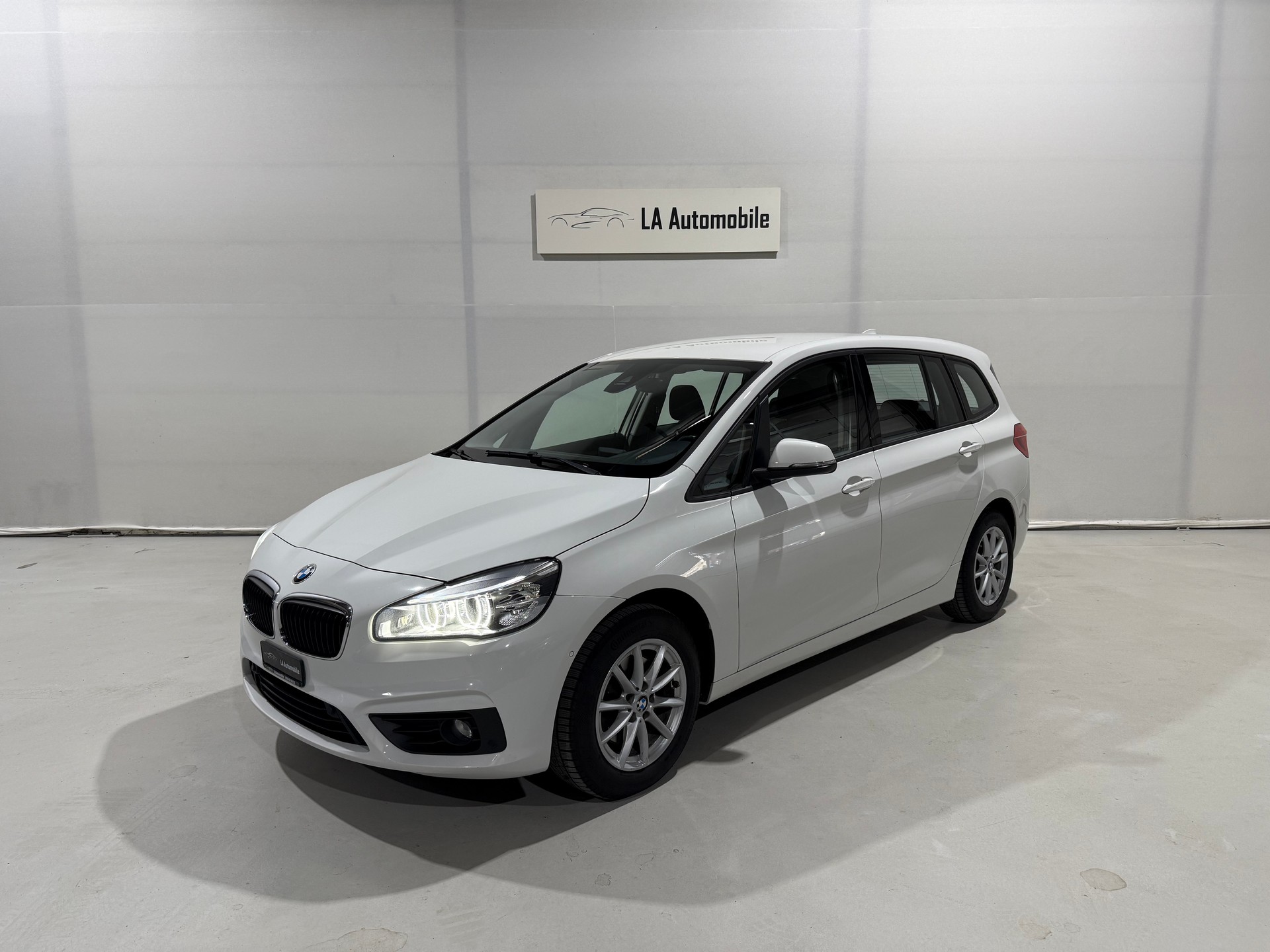 BMW 218d xDrive Gran Tourer Steptronic-image-0