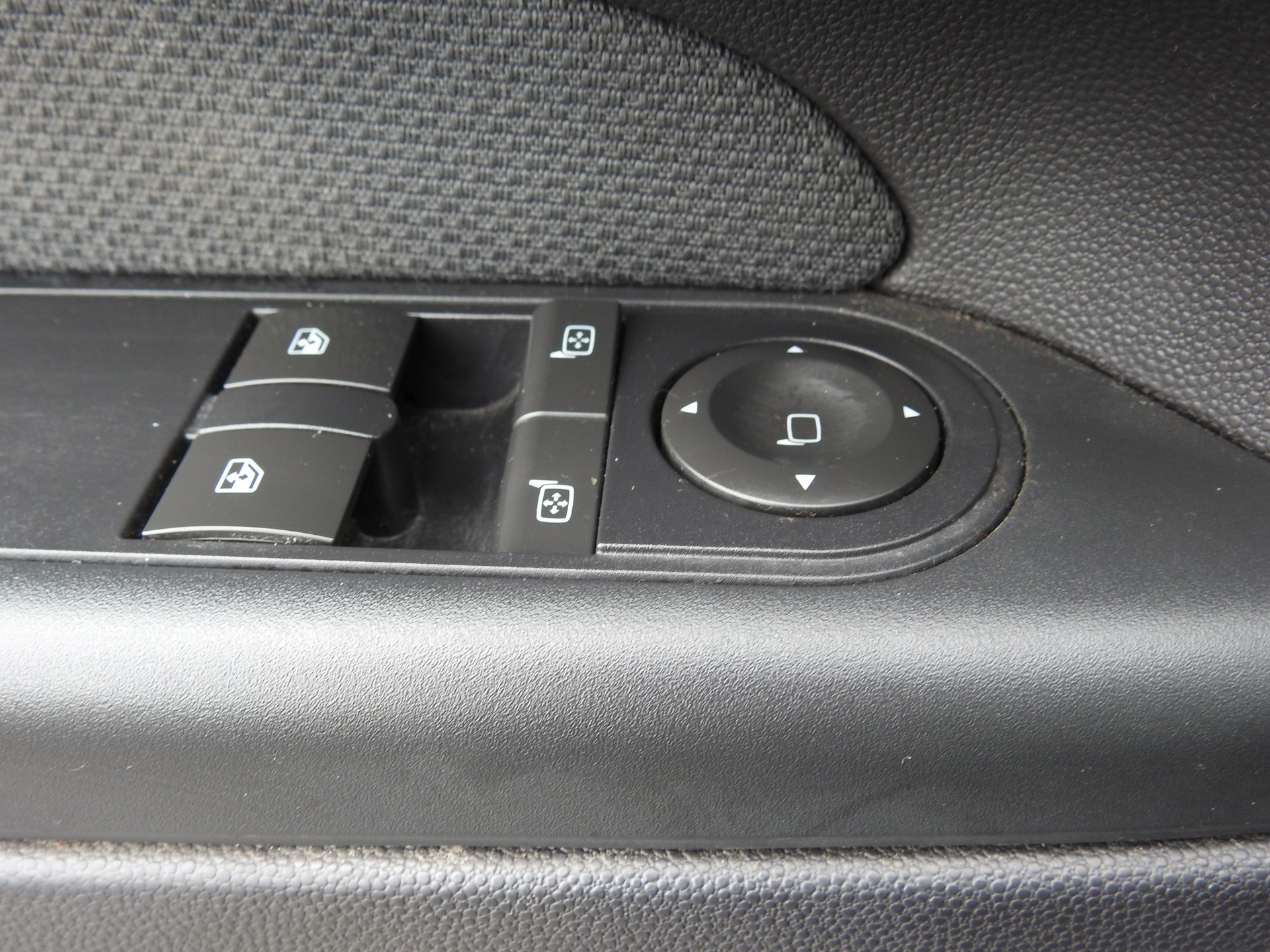 OPEL Zafira 1.9 CDTI Enjoy Automatic-image-25