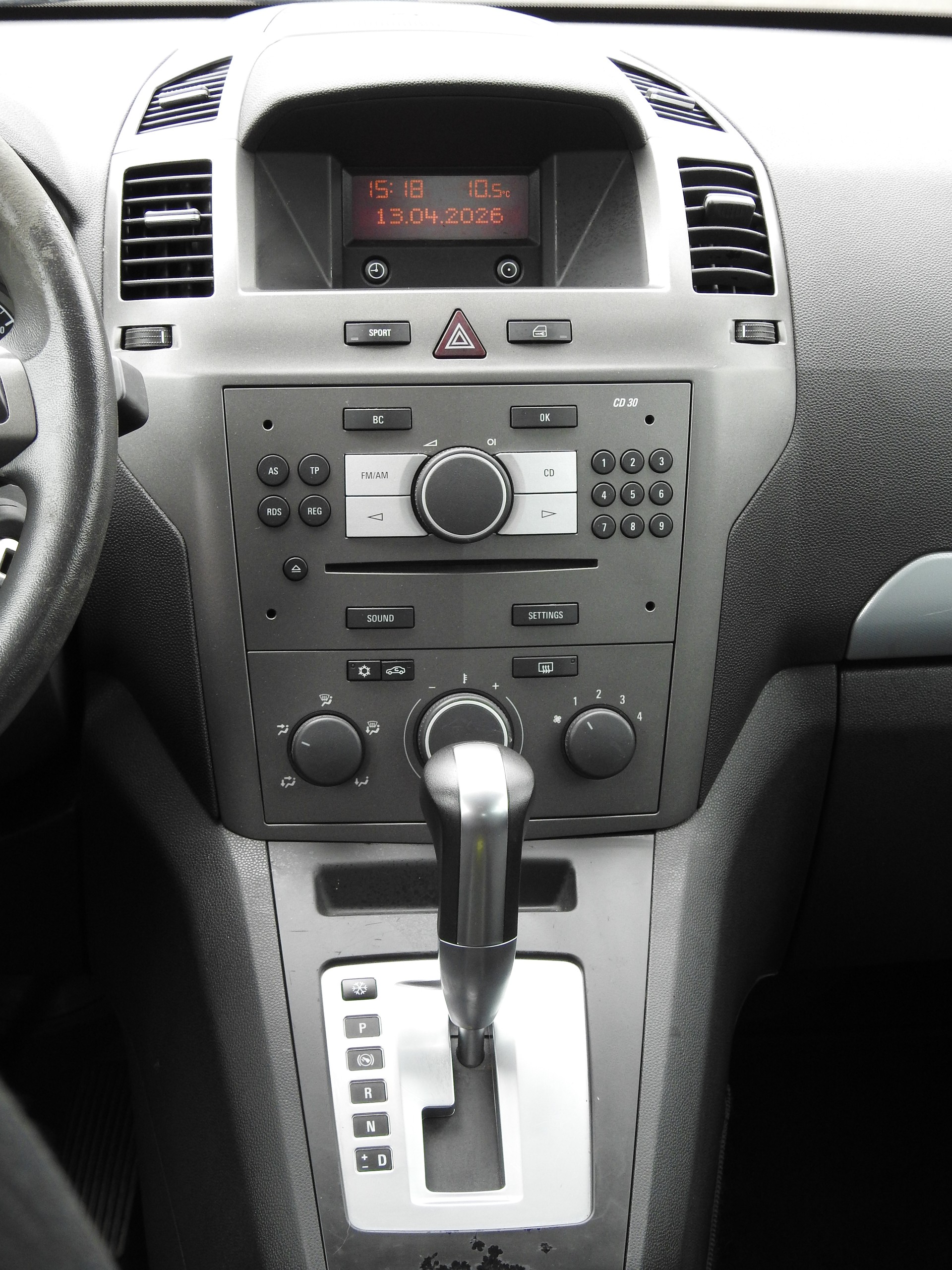 OPEL Zafira 1.9 CDTI Enjoy Automatic-image-16