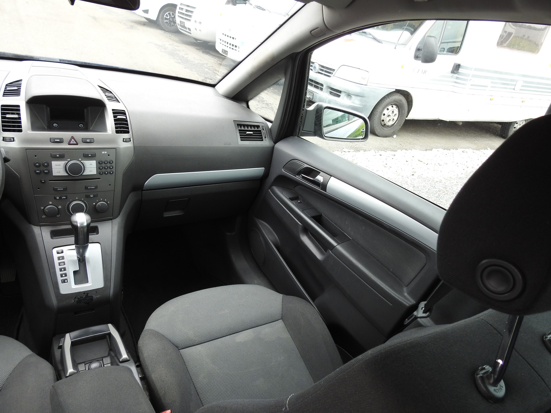 OPEL Zafira 1.9 CDTI Enjoy Automatic-image-17