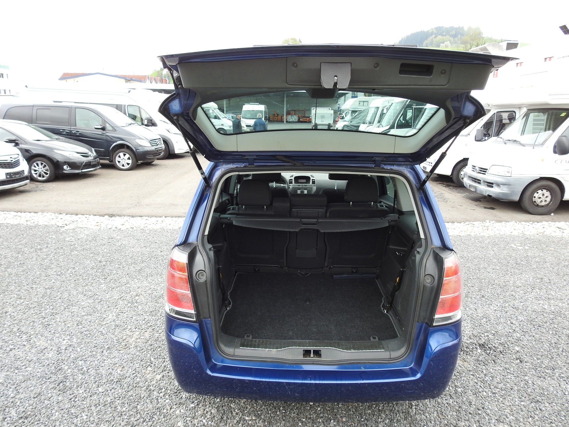 OPEL Zafira 1.9 CDTI Enjoy Automatic-image-10