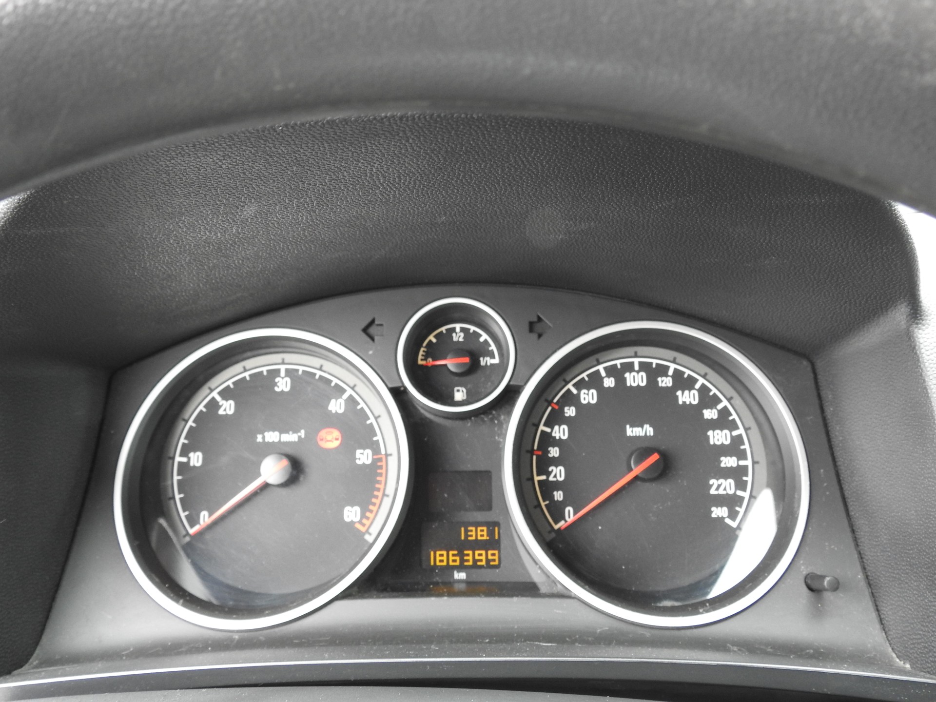 OPEL Zafira 1.9 CDTI Enjoy Automatic-image-22