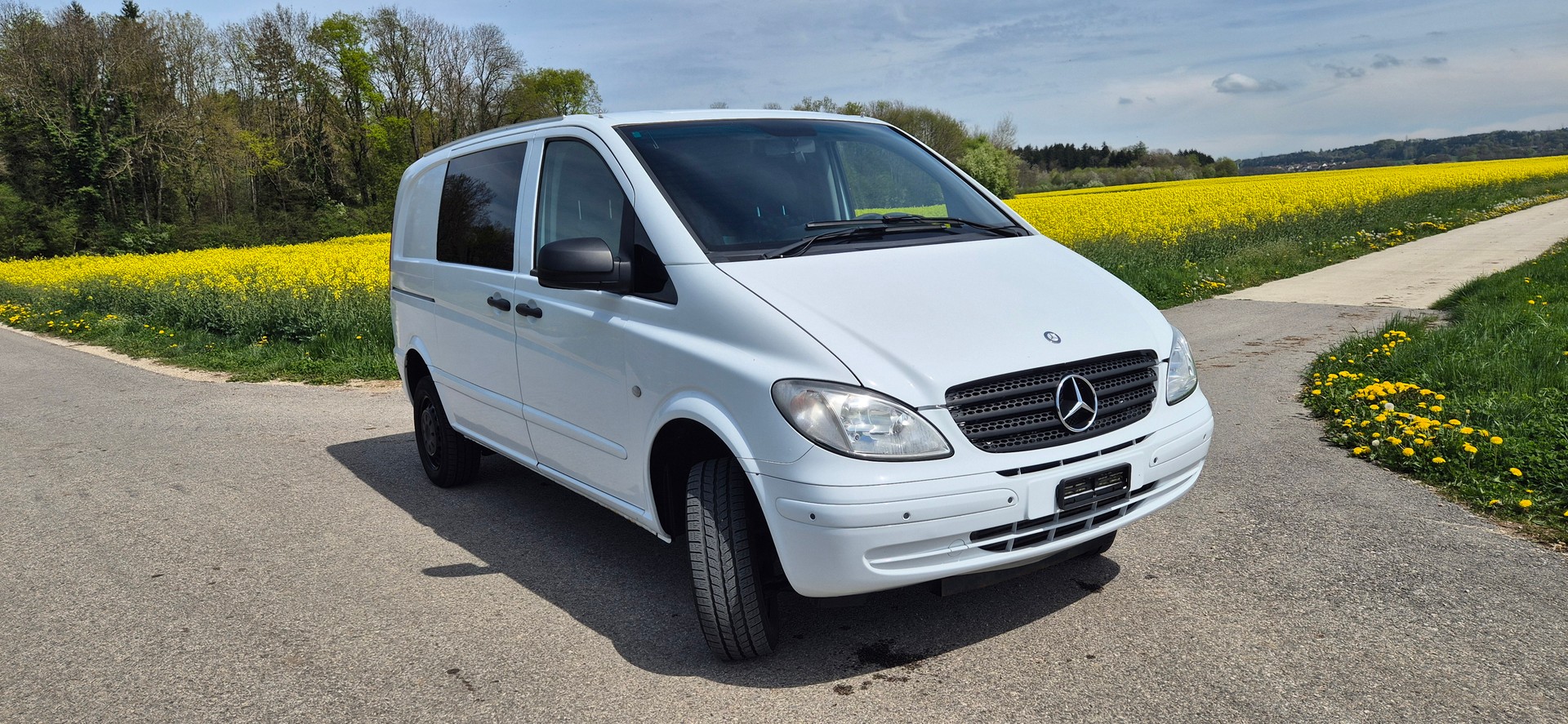 MERCEDES-BENZ 111 CDI-image-0