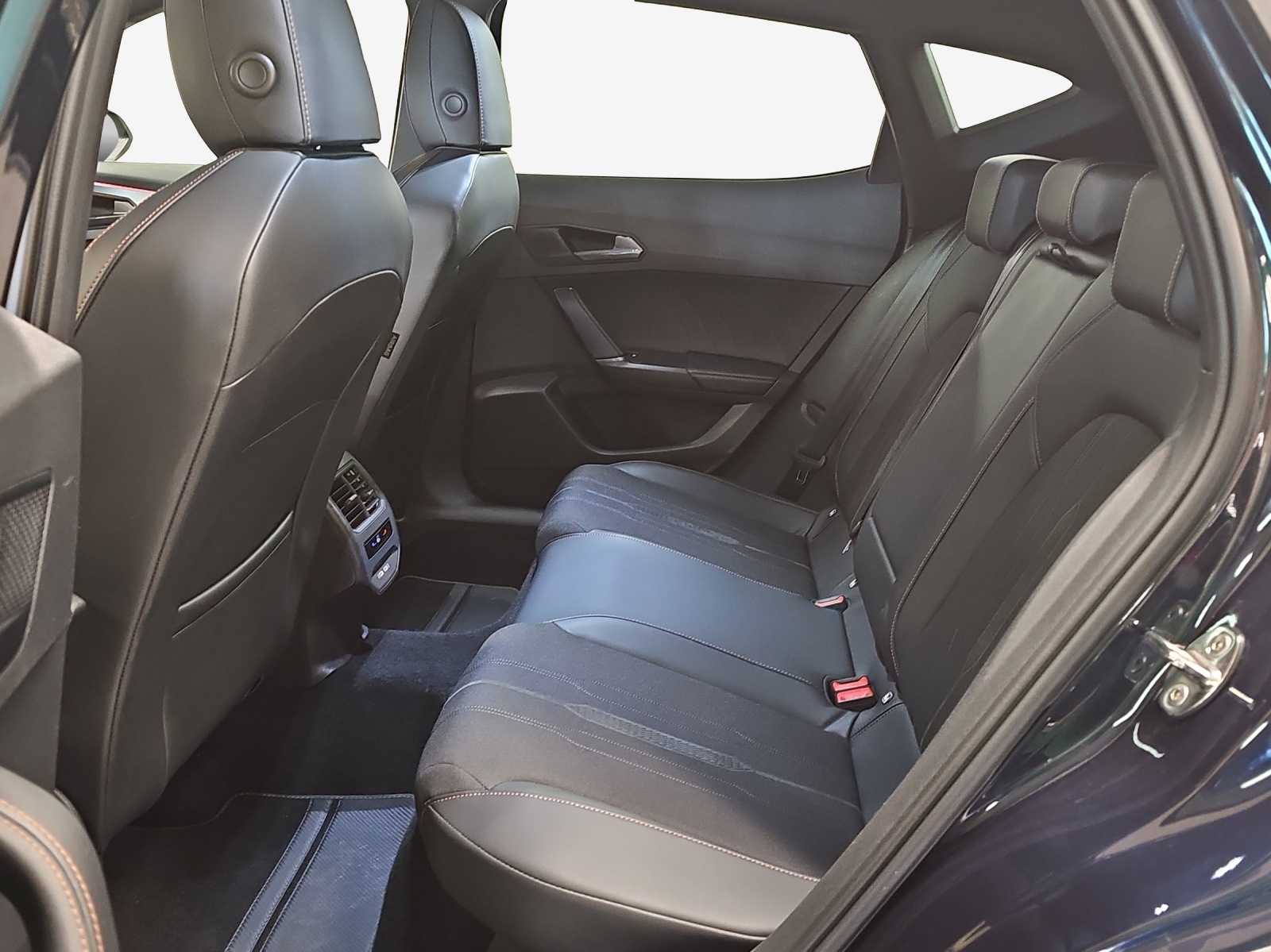CUPRA Formentor 1.4 e-HYBRID pHEV DSG-image-12