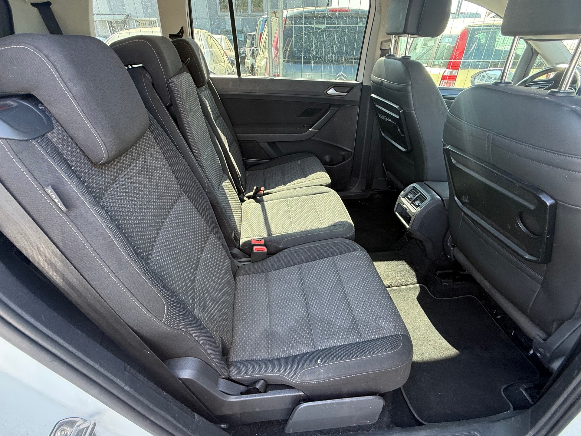 VW Touran 1.4 TSI BlueMotion Technology Trendline-image-8