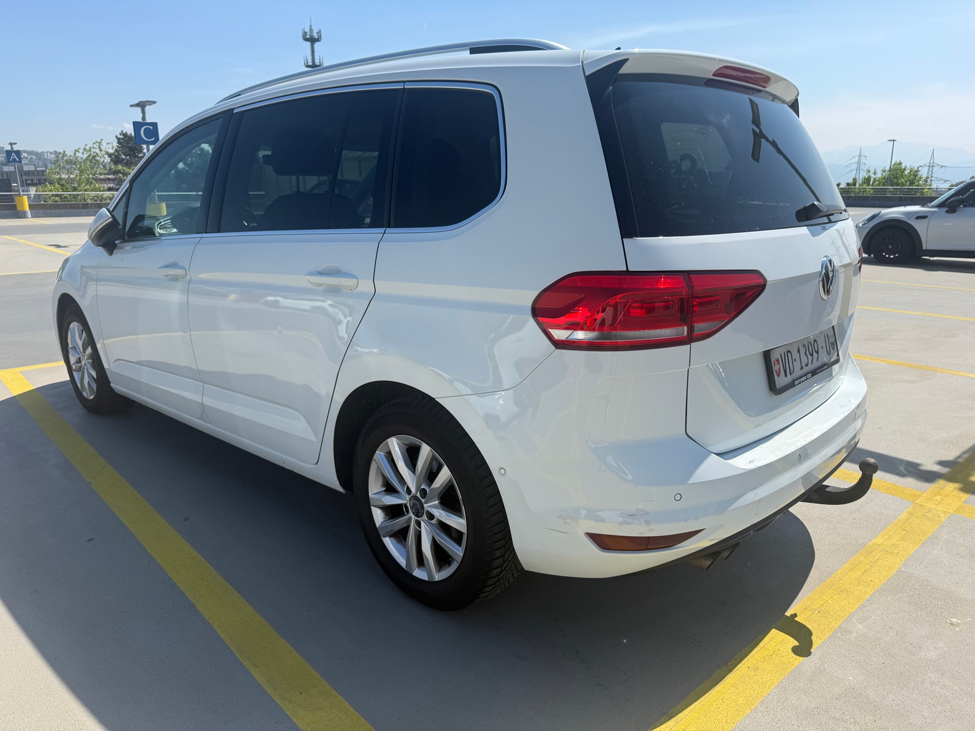 VW Touran 1.4 TSI BlueMotion Technology Trendline-image-4