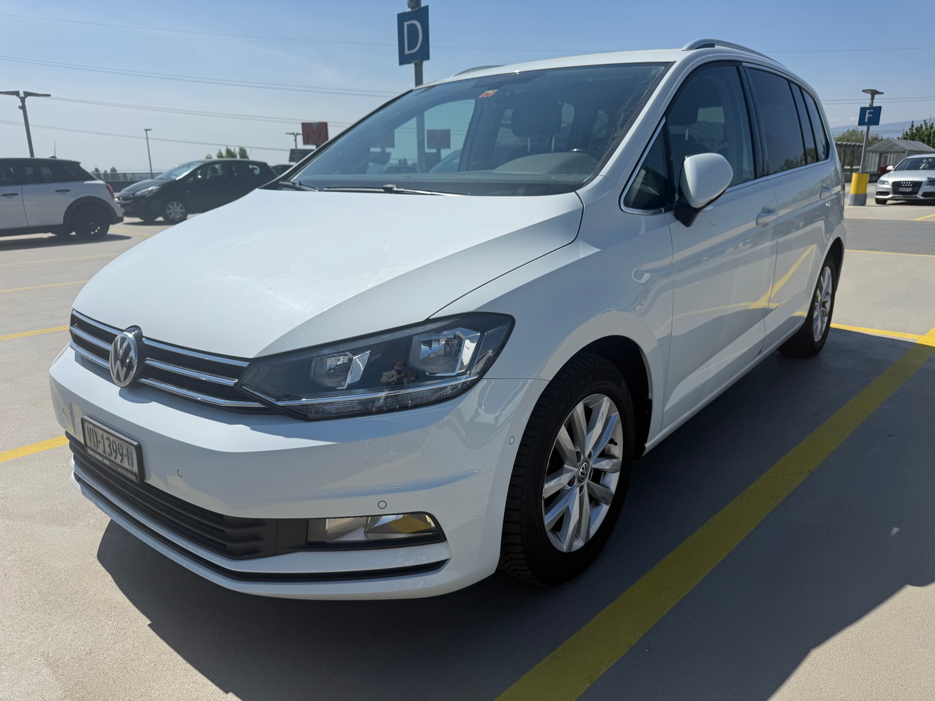 VW Touran 1.4 TSI BlueMotion Technology Trendline-image-1