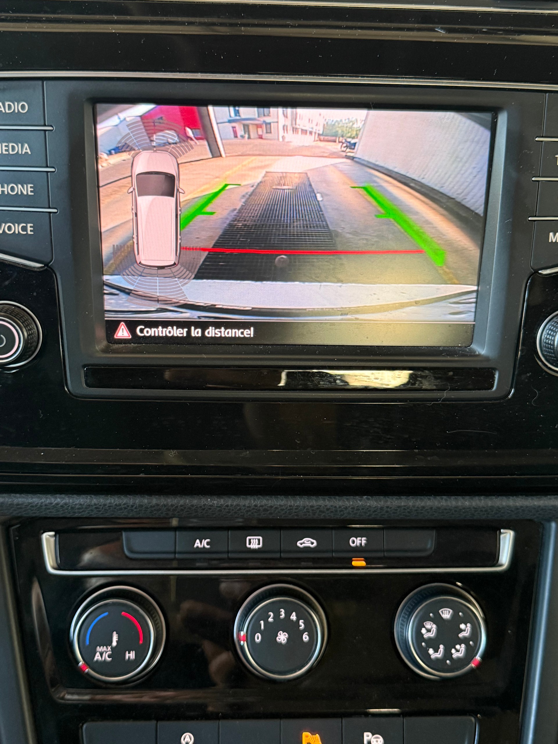 VW Touran 1.4 TSI BlueMotion Technology Trendline-image-12