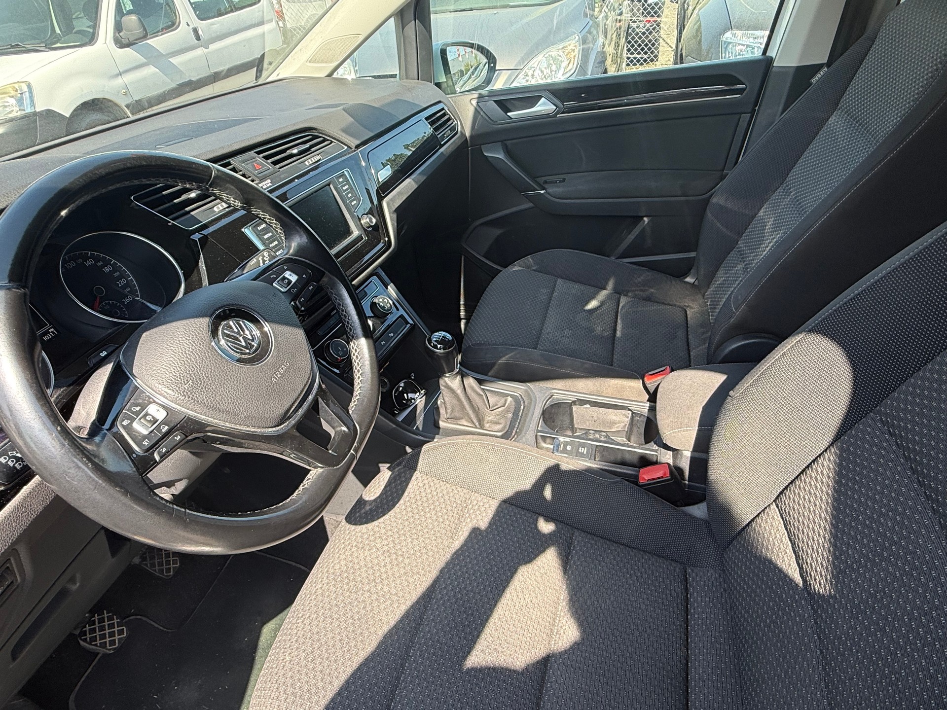 VW Touran 1.4 TSI BlueMotion Technology Trendline-image-6