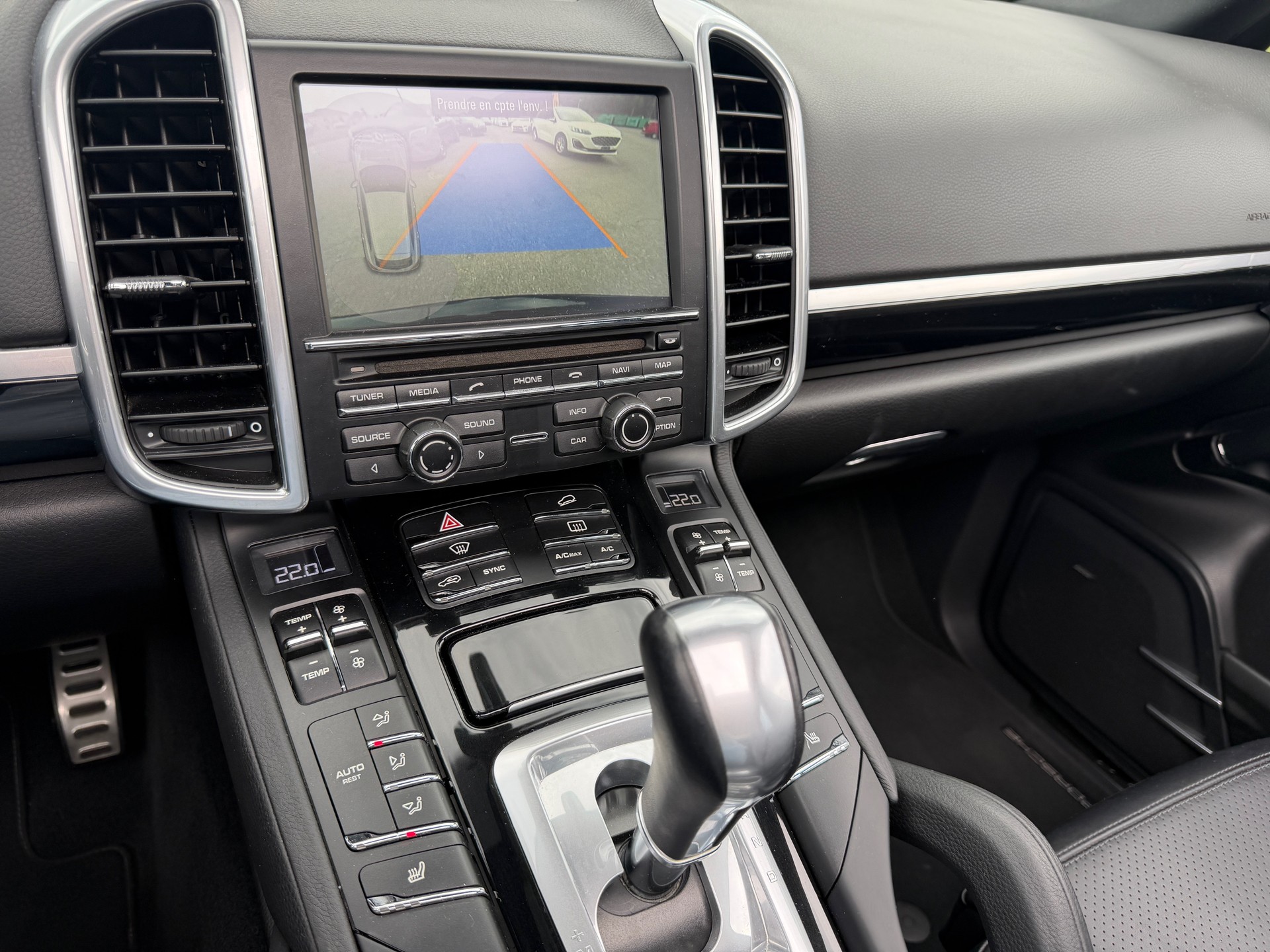 PORSCHE Cayenne S E-Hybrid-image-7