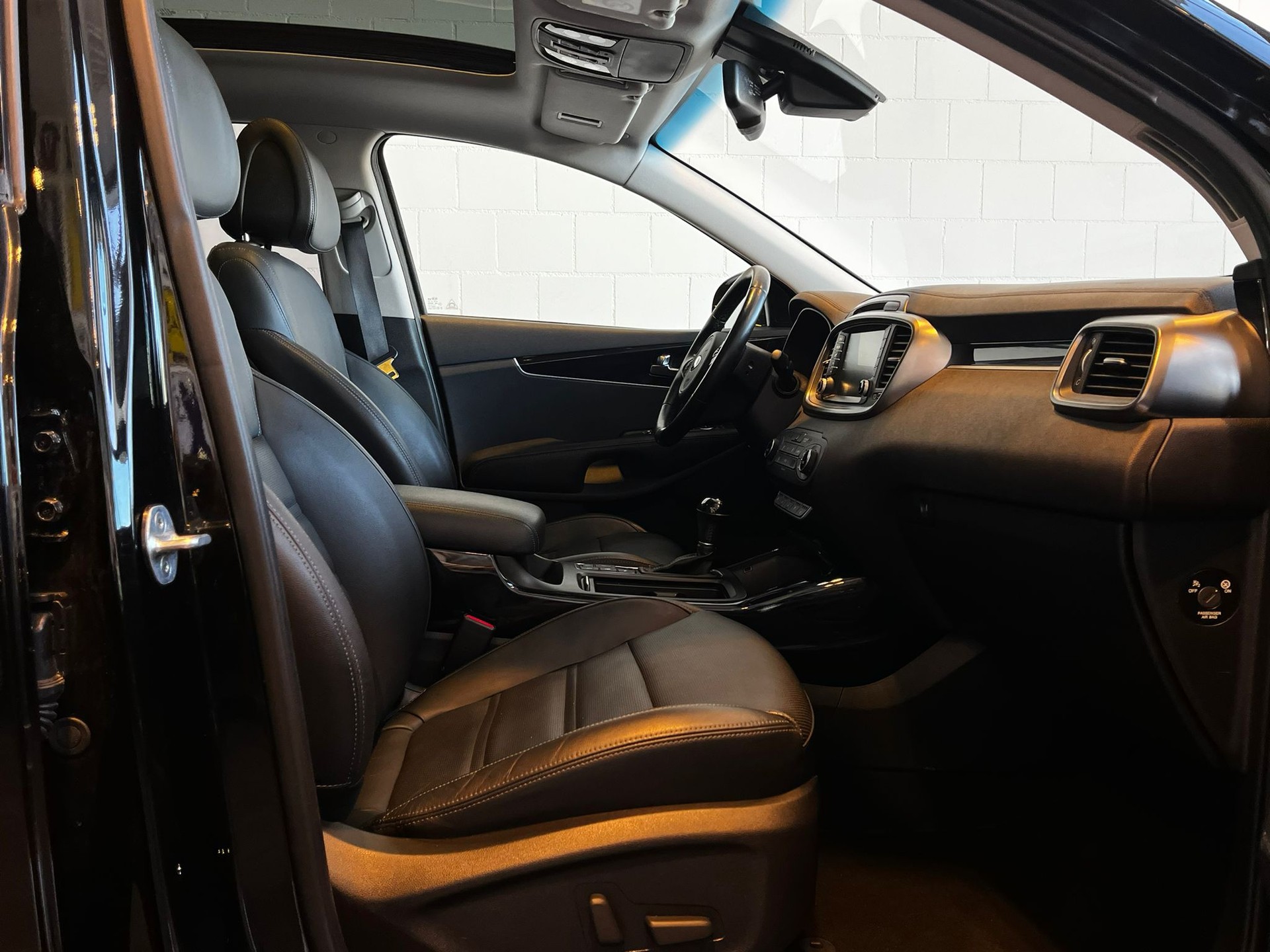 KIA Sorento 2.2 CRDI Style 5P. Automatic-image-17