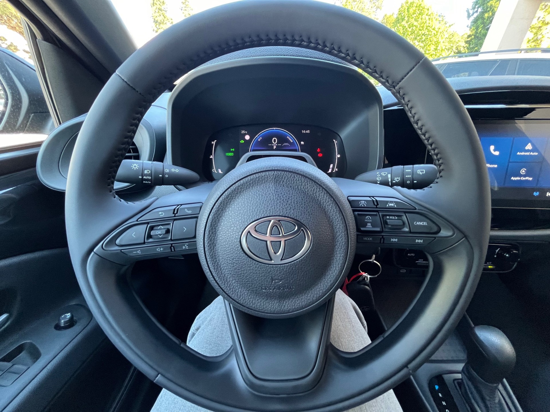 TOYOTA Aygo X 1.5 Comfort e-CVT-image-9