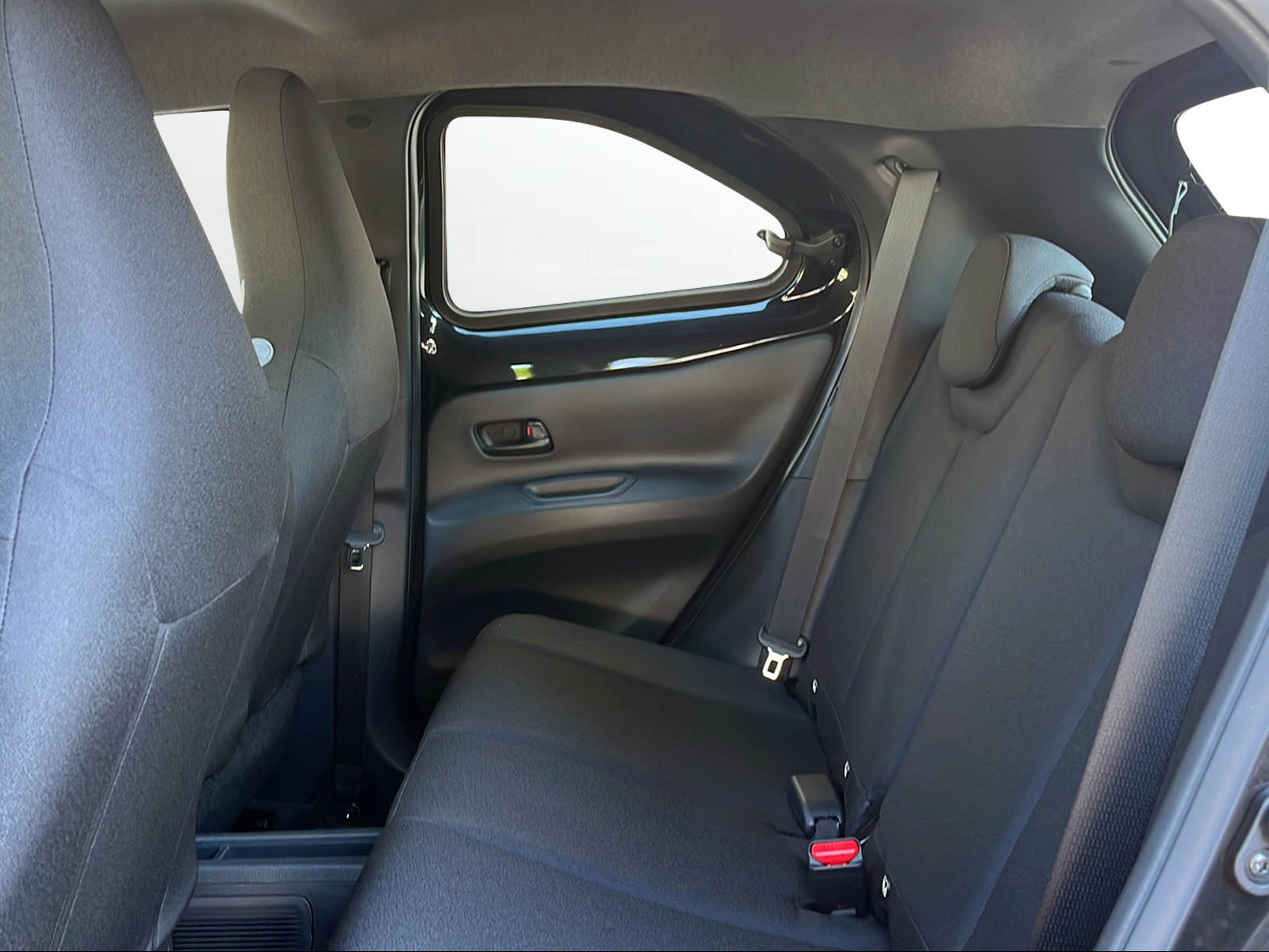 TOYOTA Aygo X 1.5 Comfort e-CVT-image-12