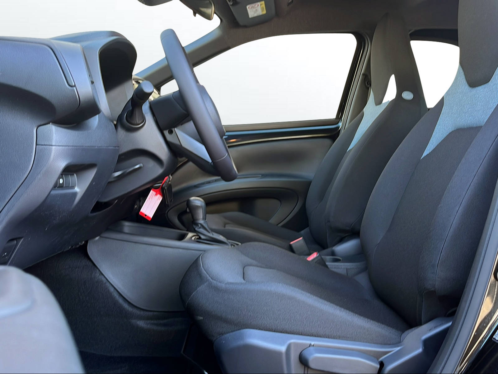 TOYOTA Aygo X 1.5 Comfort e-CVT-image-6