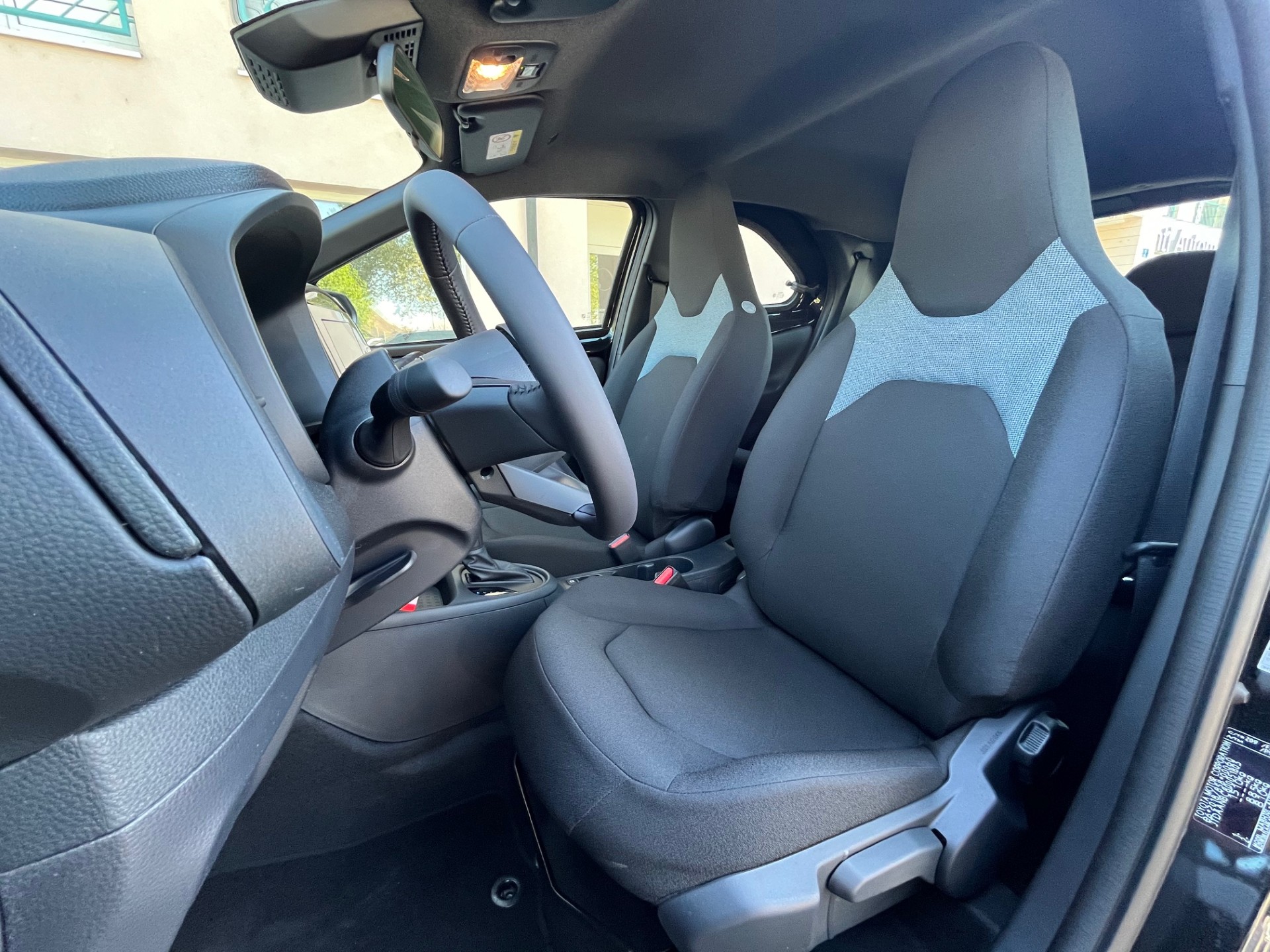 TOYOTA Aygo X 1.5 Comfort e-CVT-image-8