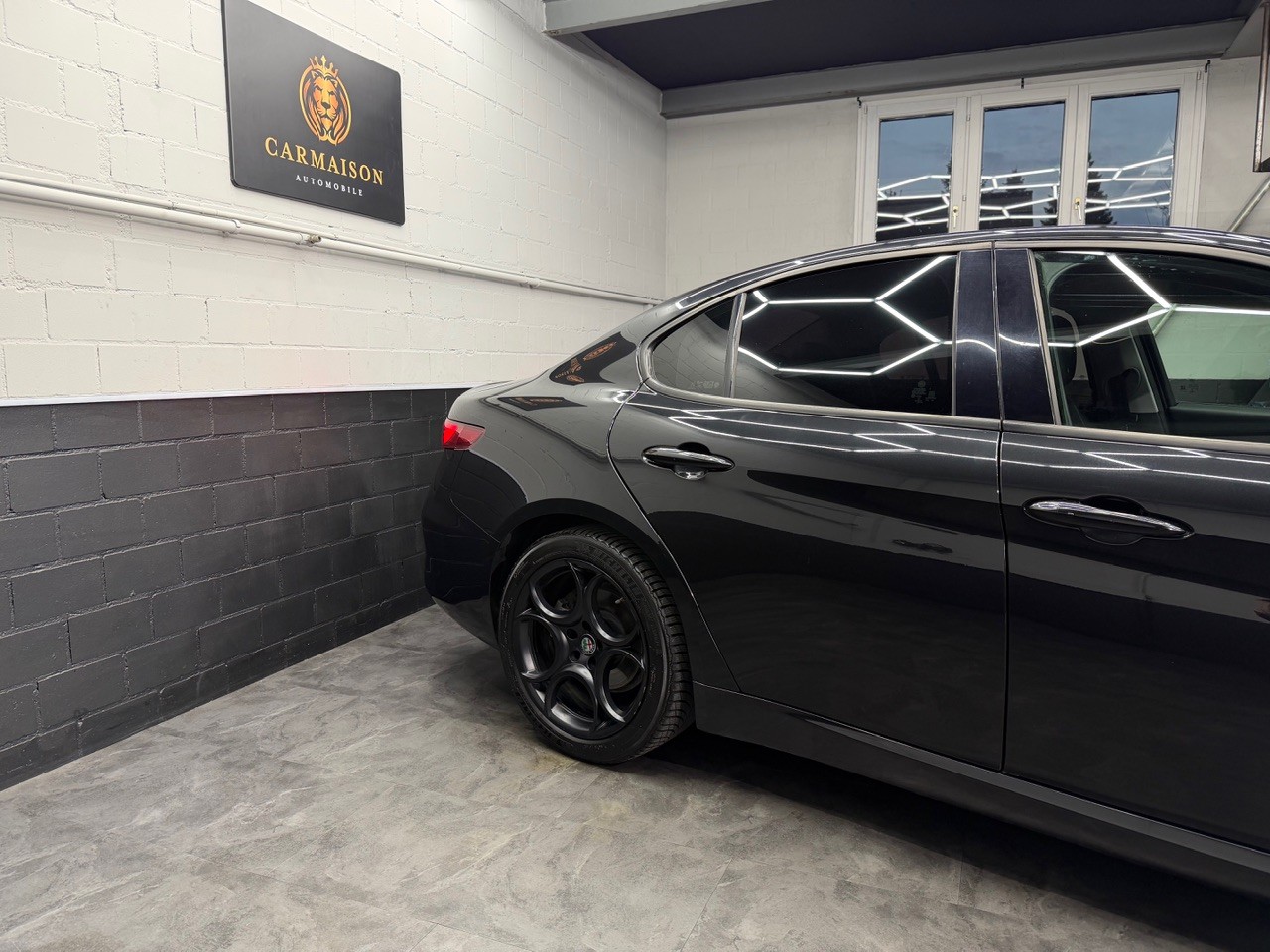ALFA ROMEO Giulia 2.2 JTDM Super | Rückfahrkamera | DAB-Radio | All BLACK-image-3