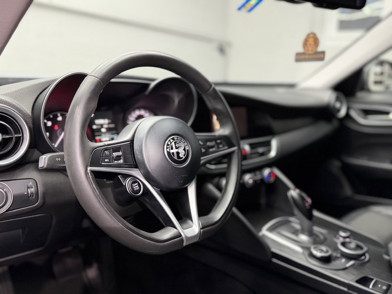 ALFA ROMEO Giulia 2.2 JTDM Super | Rückfahrkamera | DAB-Radio | All BLACK-image-11