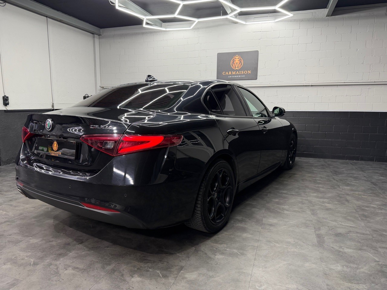 ALFA ROMEO Giulia 2.2 JTDM Super | Rückfahrkamera | DAB-Radio | All BLACK-image-6
