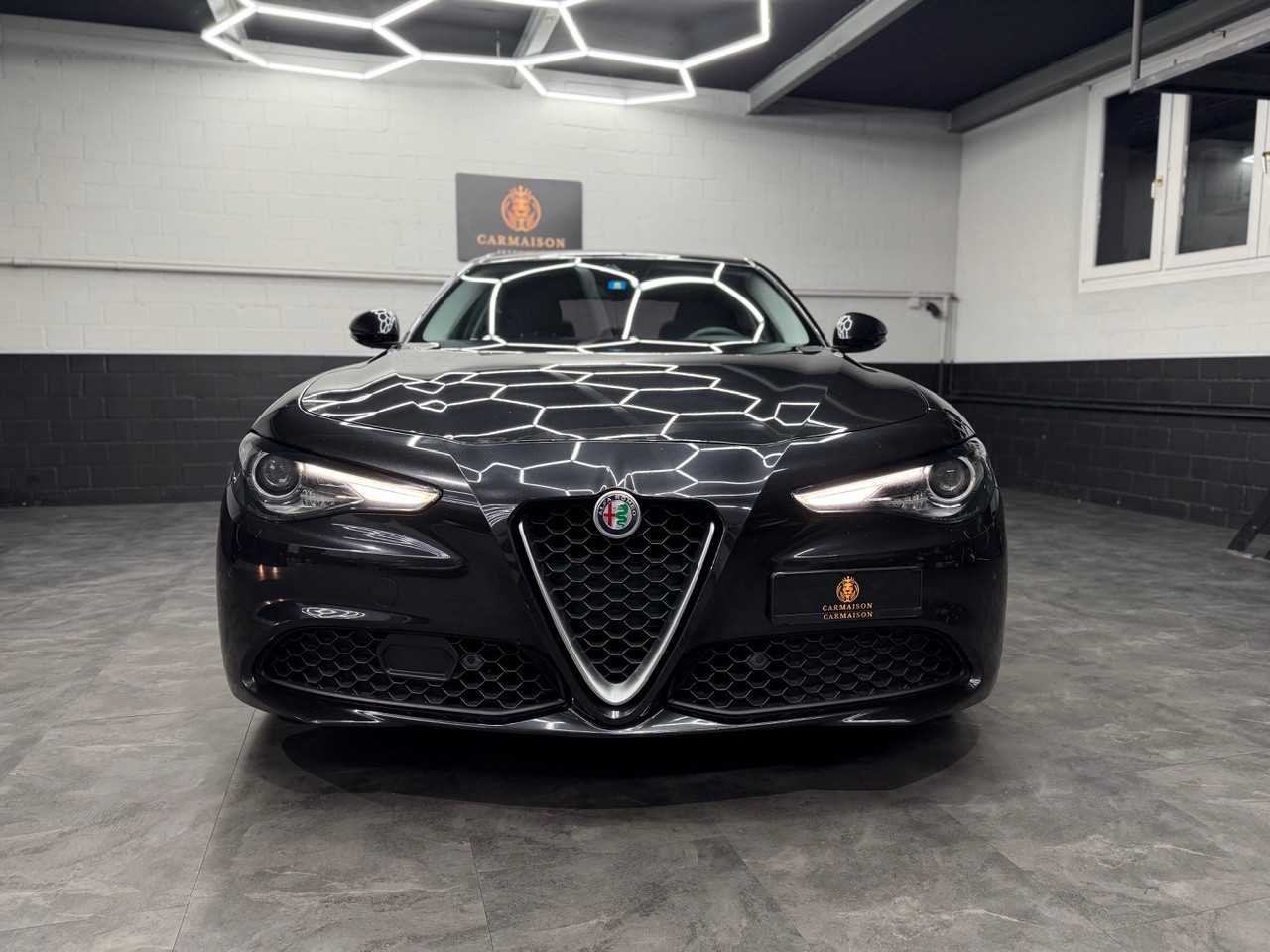 ALFA ROMEO Giulia 2.2 JTDM Super | Rückfahrkamera | DAB-Radio | All BLACK-image-1