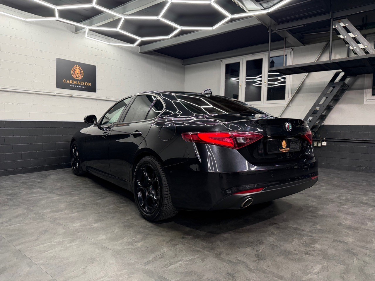 ALFA ROMEO Giulia 2.2 JTDM Super | Rückfahrkamera | DAB-Radio | All BLACK-image-4