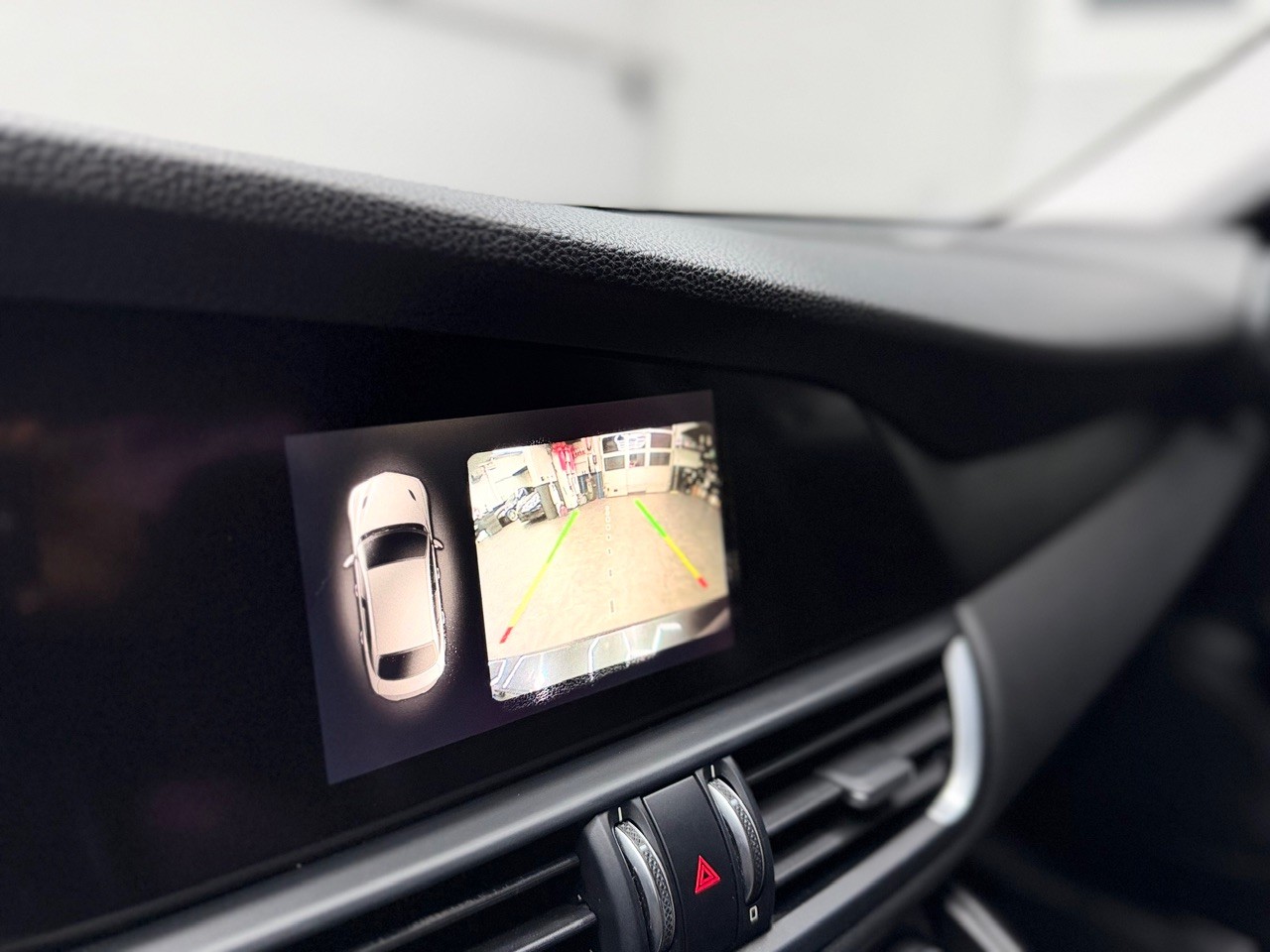ALFA ROMEO Giulia 2.2 JTDM Super | Rückfahrkamera | DAB-Radio | All BLACK-image-19
