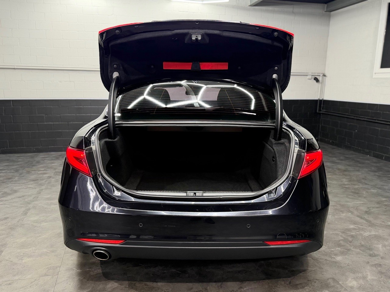 ALFA ROMEO Giulia 2.2 JTDM Super | Rückfahrkamera | DAB-Radio | All BLACK-image-15