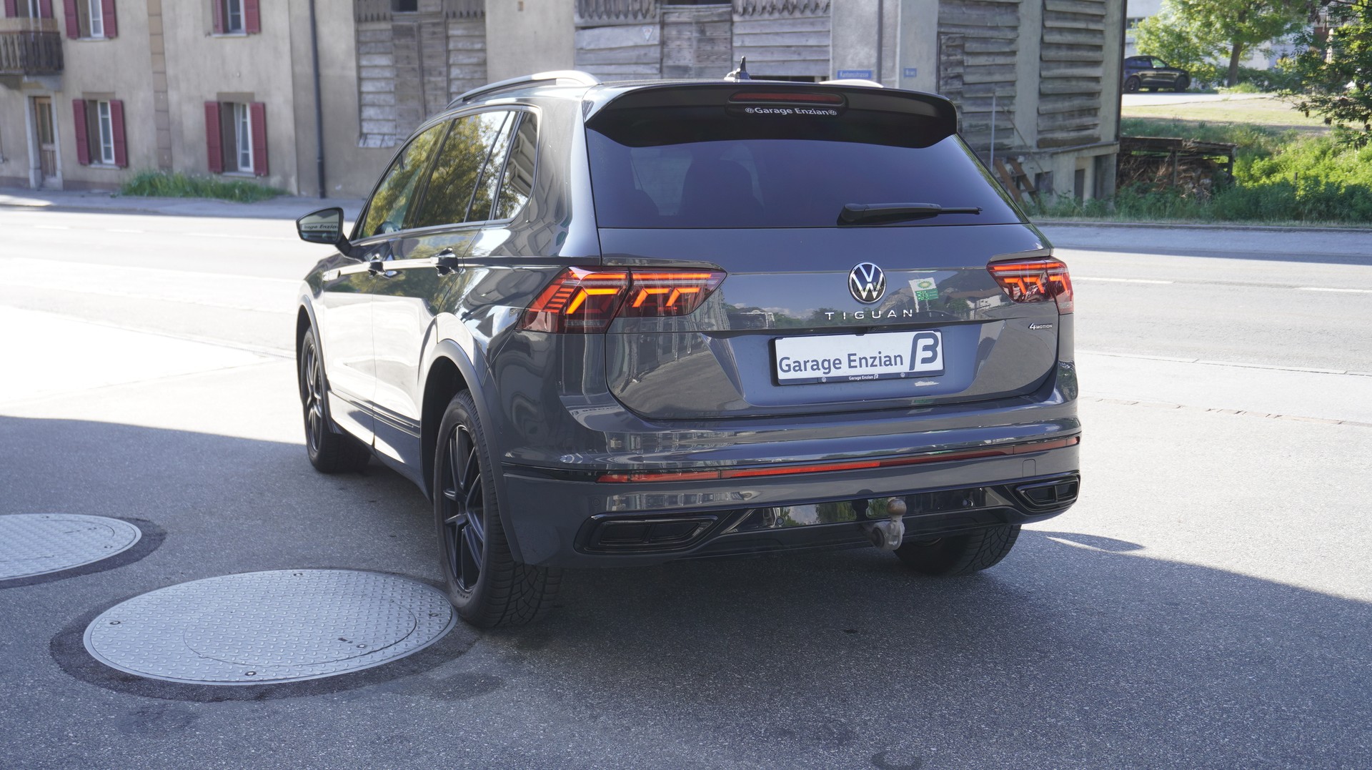 VW Tiguan 2.0TSI R-Line 4Motion DSG-image-10