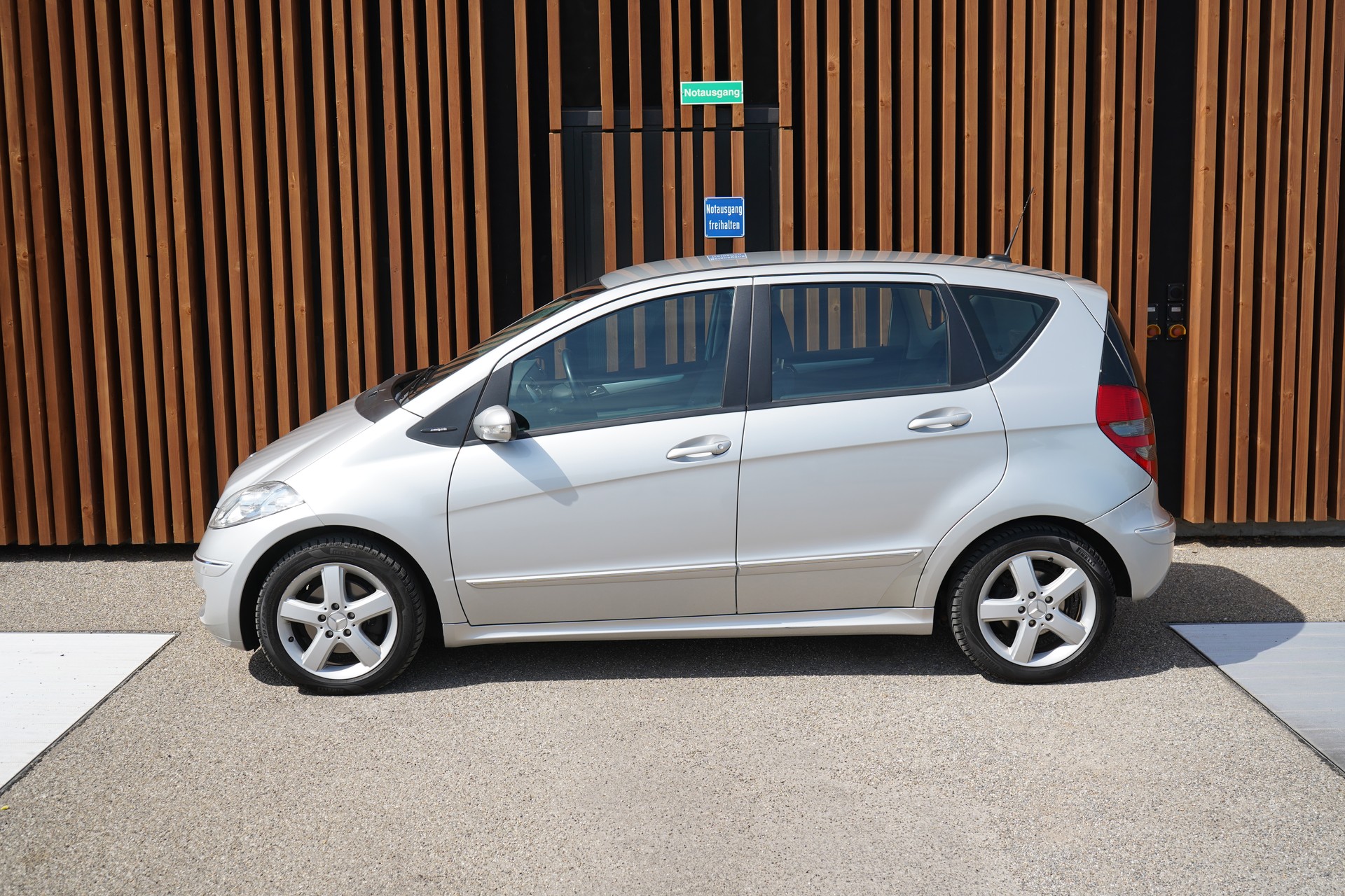MERCEDES-BENZ A 200 AVANTGARDE AUTOMATIC l 136 PS-image-5