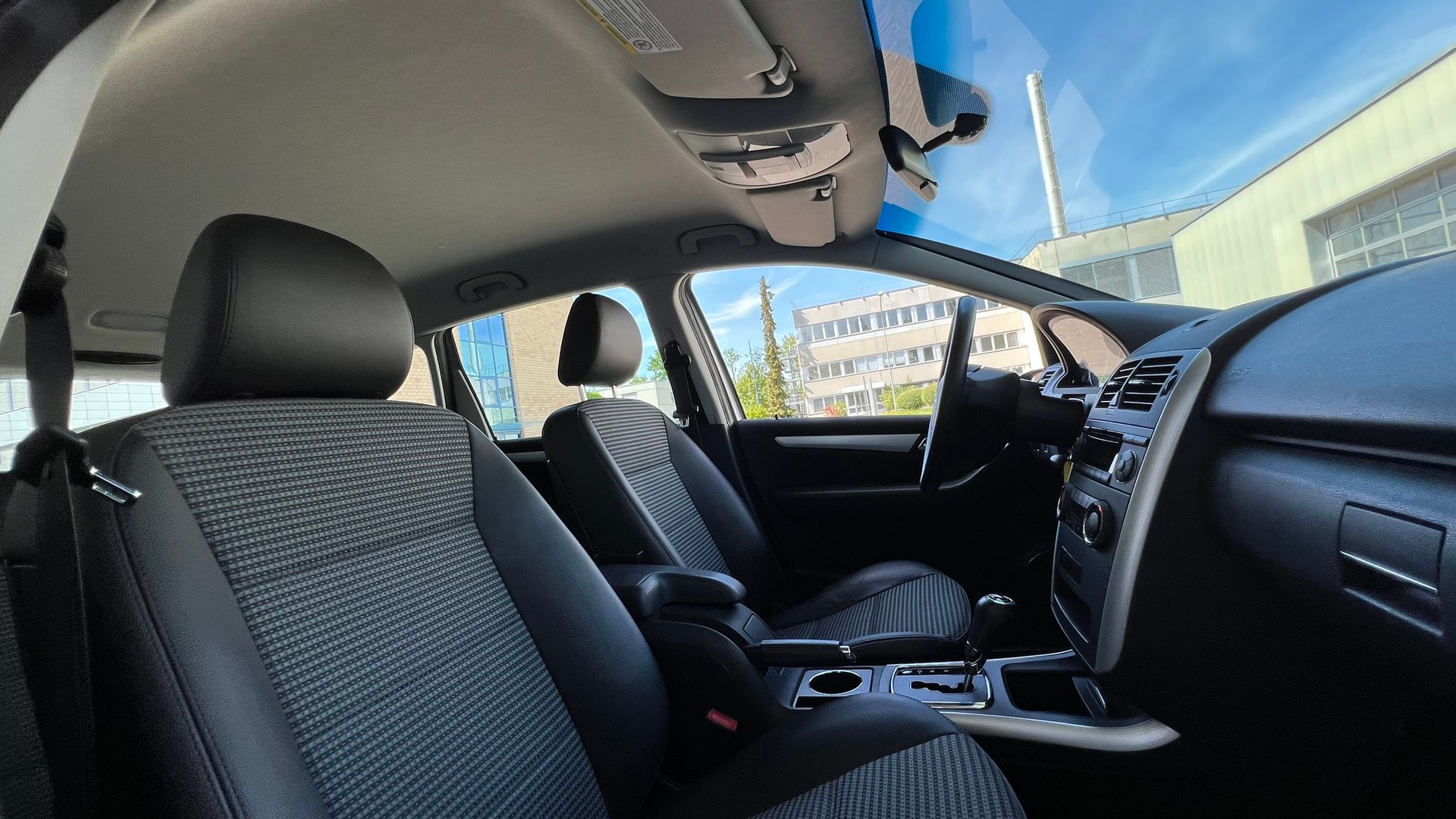 MERCEDES-BENZ A 200 AVANTGARDE AUTOMATIC l 136 PS-image-24