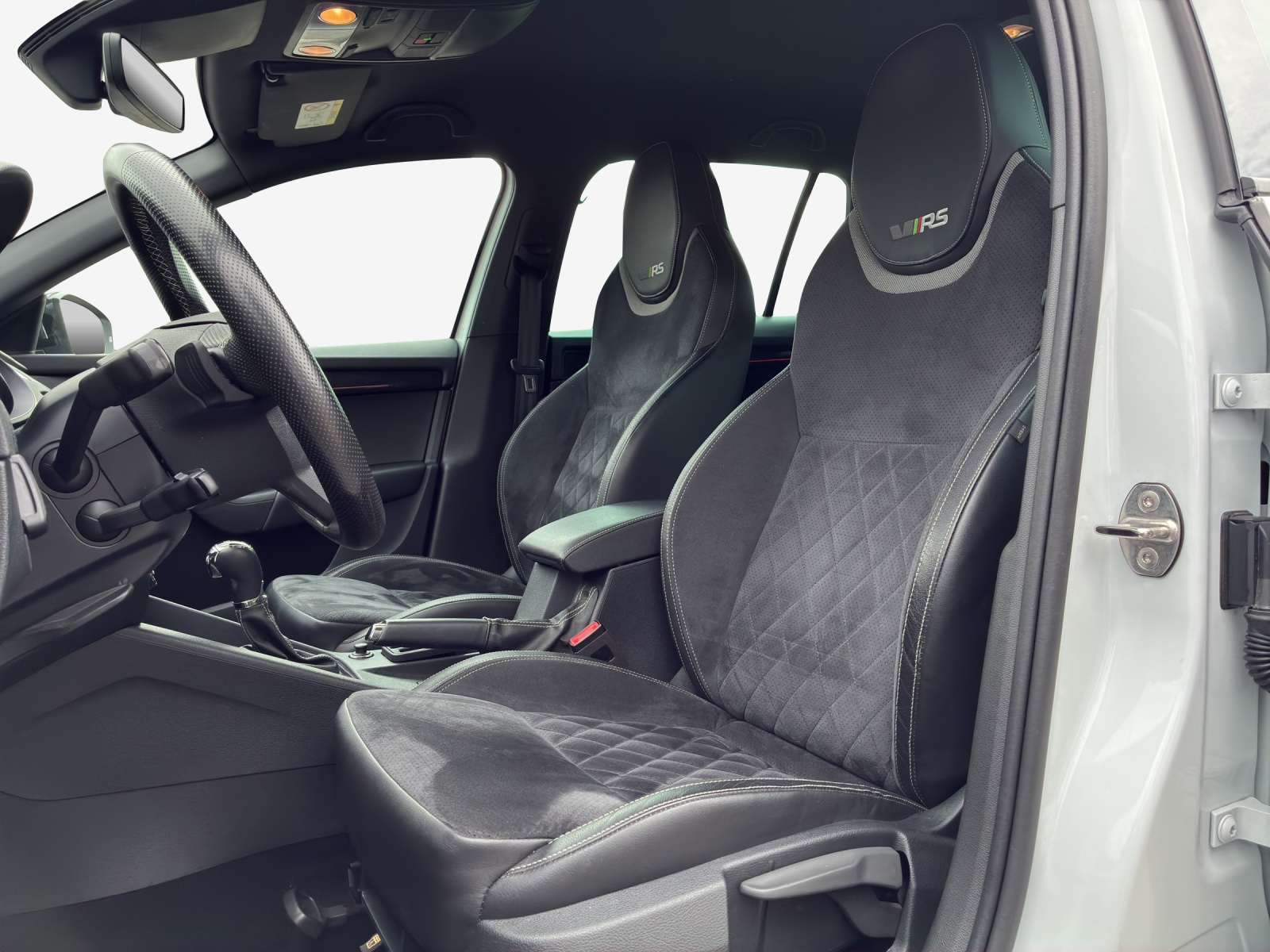 SKODA Octavia Combi 2.0 TSI RS DSG-image-7