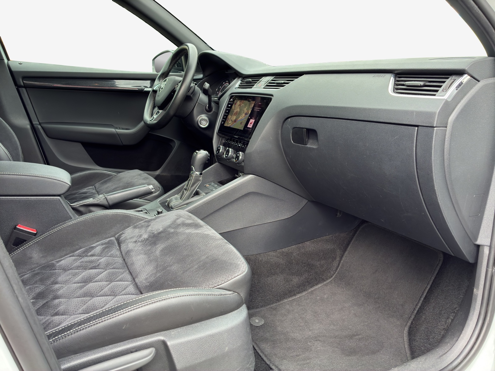 SKODA Octavia Combi 2.0 TSI RS DSG-image-14