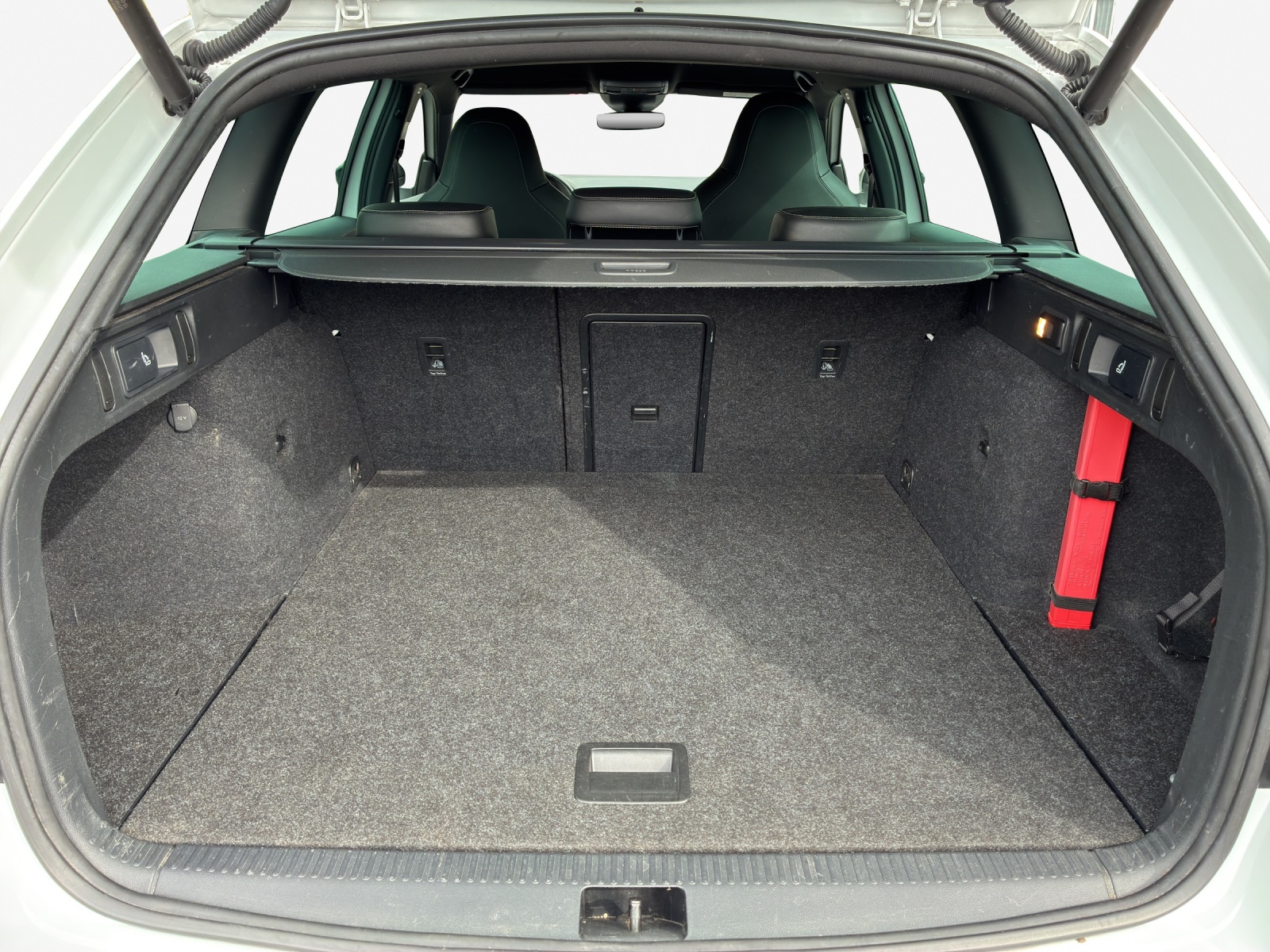 SKODA Octavia Combi 2.0 TSI RS DSG-image-12