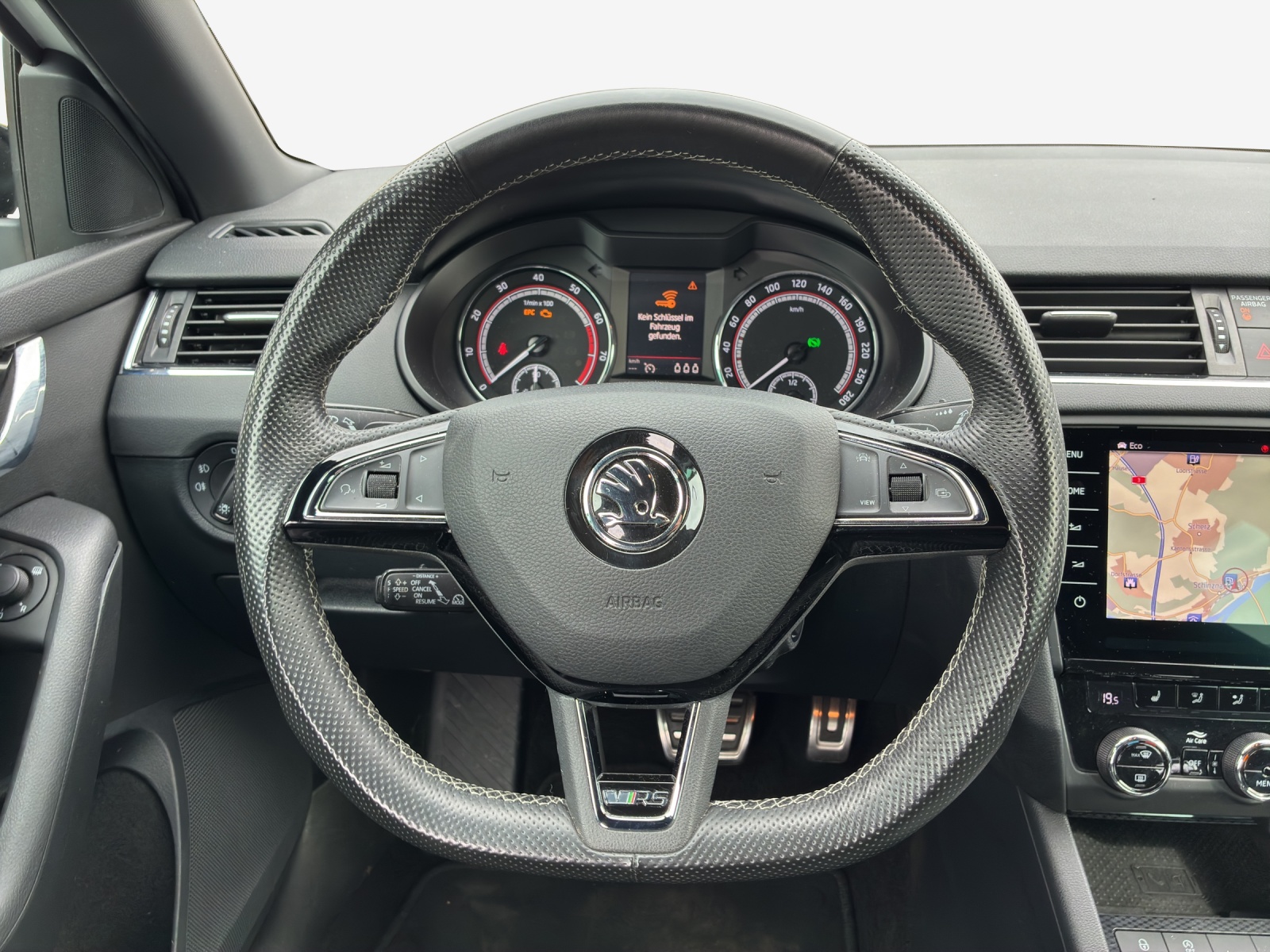 SKODA Octavia Combi 2.0 TSI RS DSG-image-9