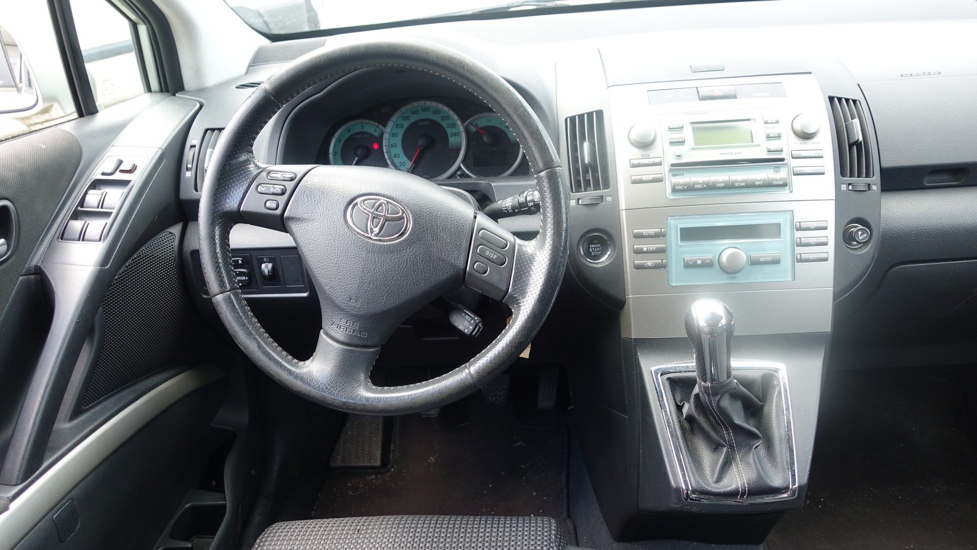 TOYOTA Corolla Verso 2.2 D-4D CleanP. Linea Sol Prem.-image-5