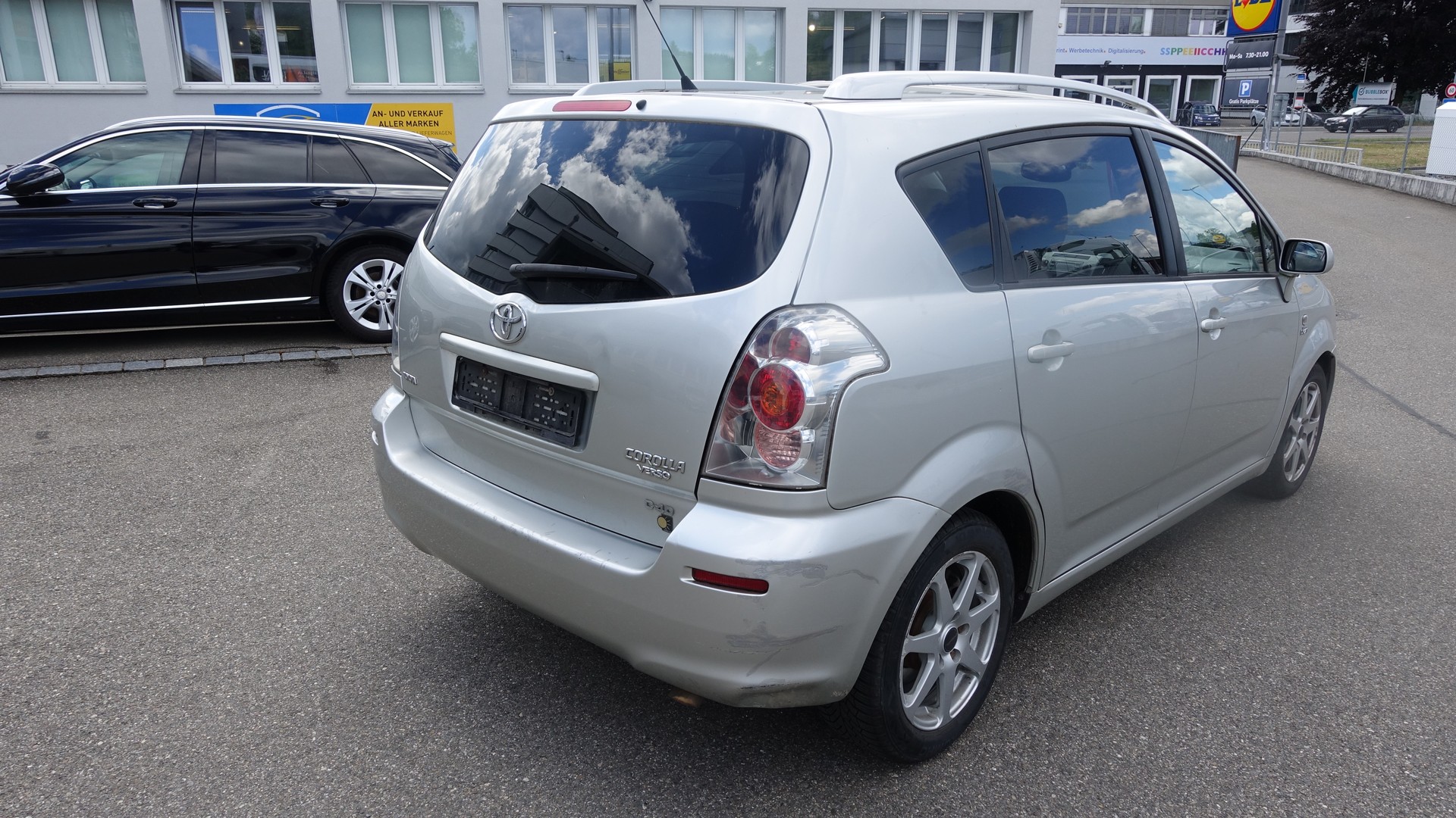 TOYOTA Corolla Verso 2.2 D-4D CleanP. Linea Sol Prem.-image-1