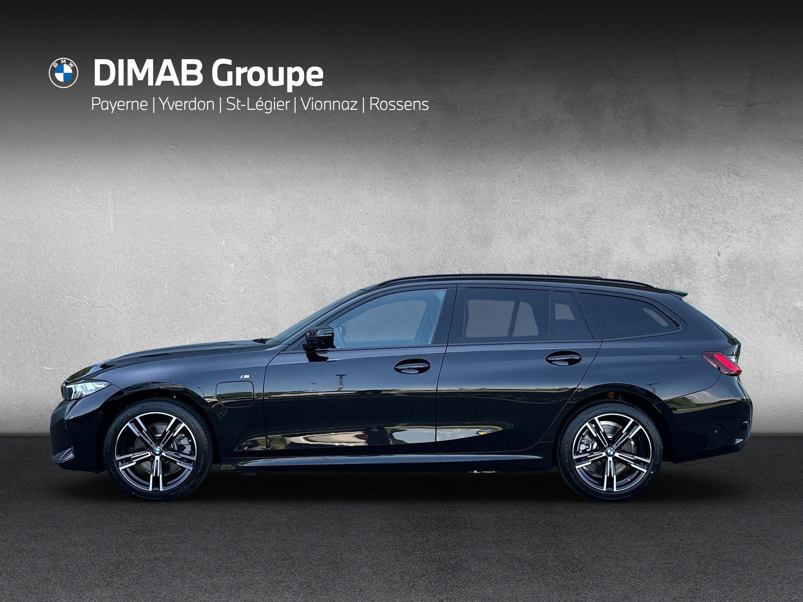 BMW 330e x DriveTouring Steptronic M Sport **Action de leasing à 0.9%**-image-1
