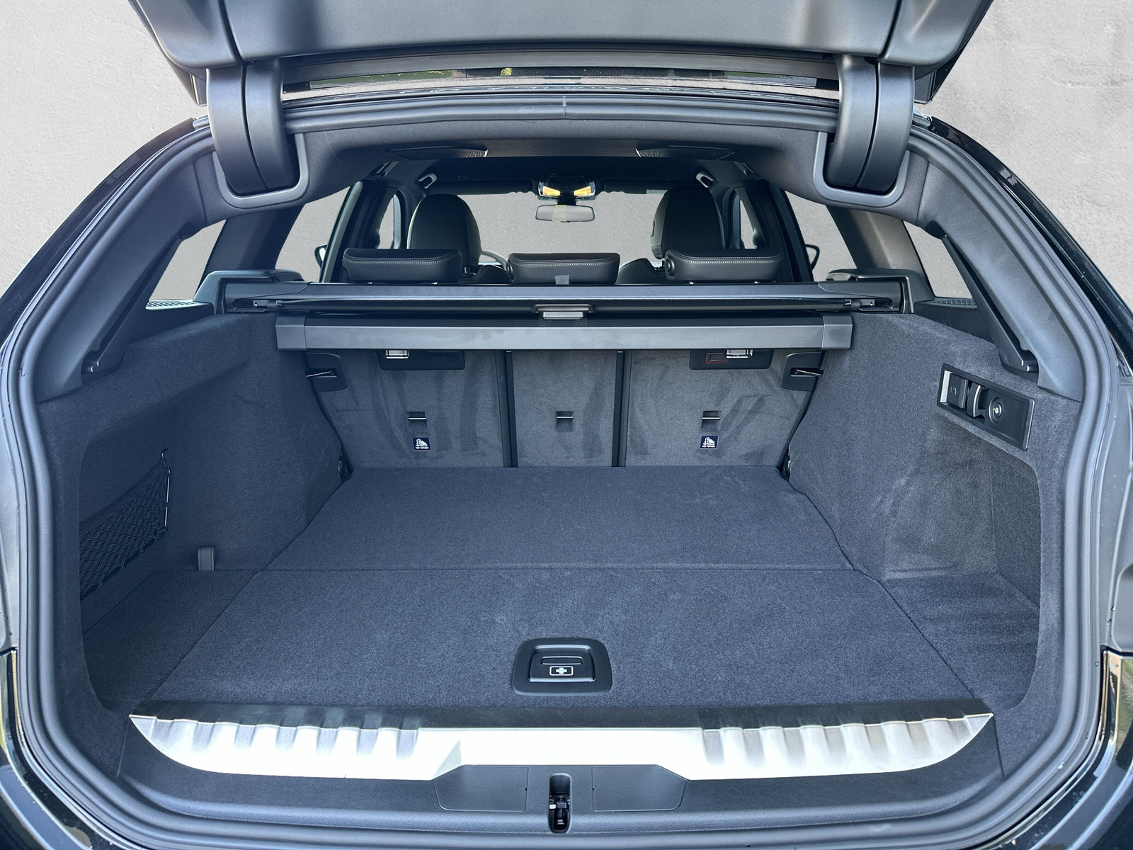 BMW 330e x DriveTouring Steptronic M Sport **Action de leasing à 0.9%**-image-9