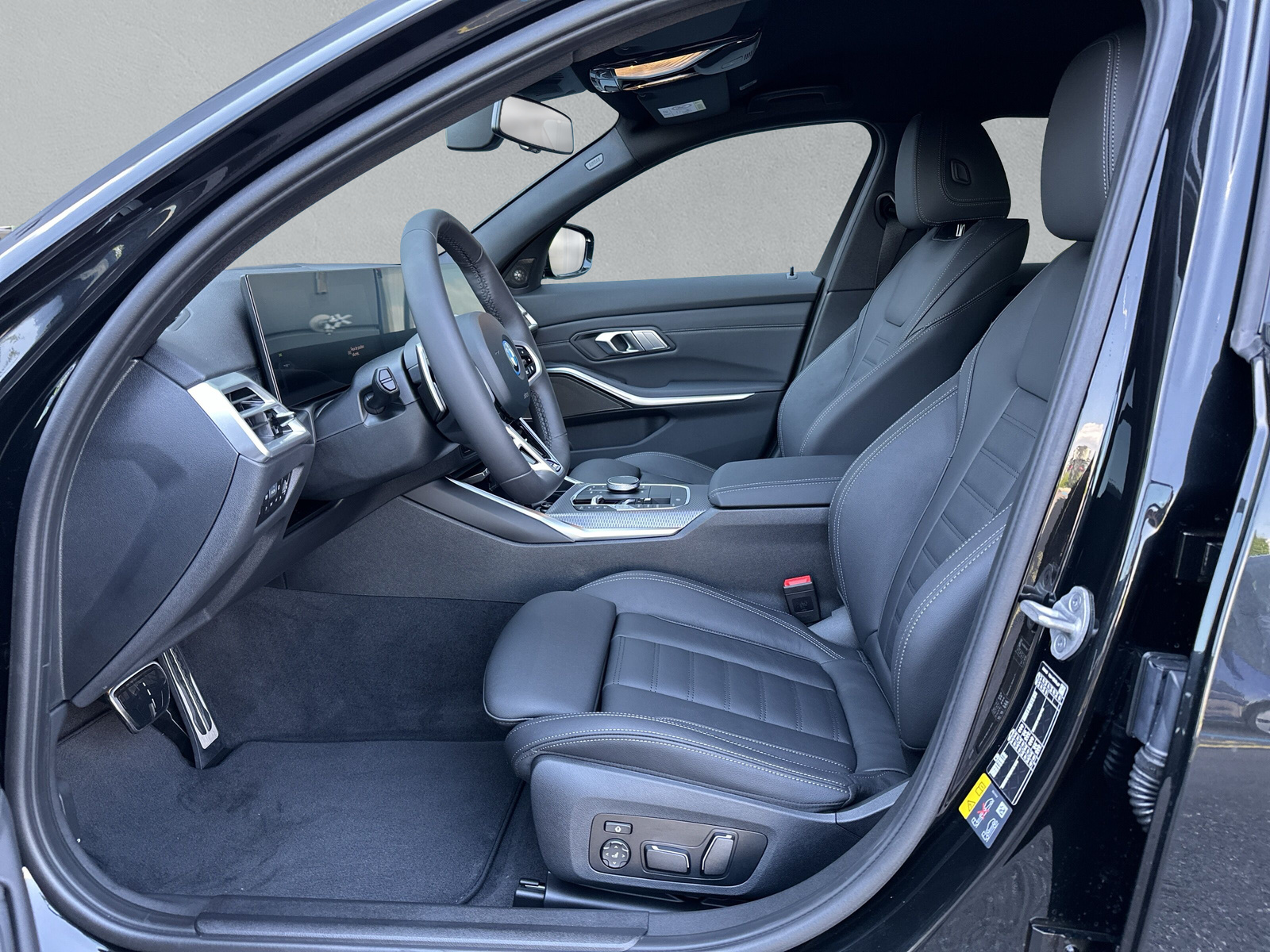 BMW 330e x DriveTouring Steptronic M Sport **Action de leasing à 0.9%**-image-10