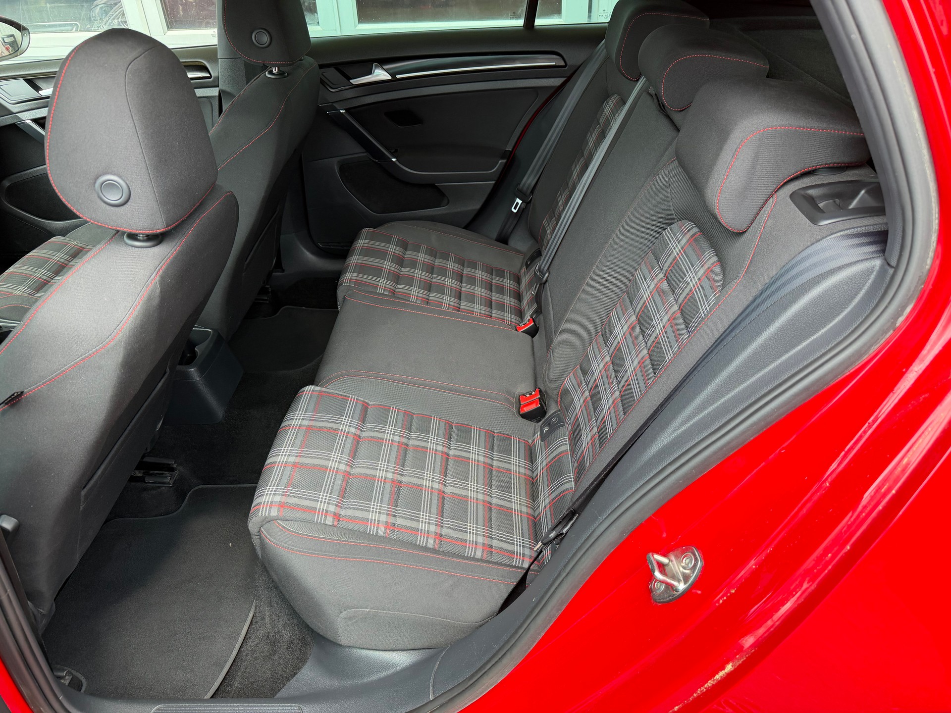 VW Golf 2.0 TSI GTI-image-13