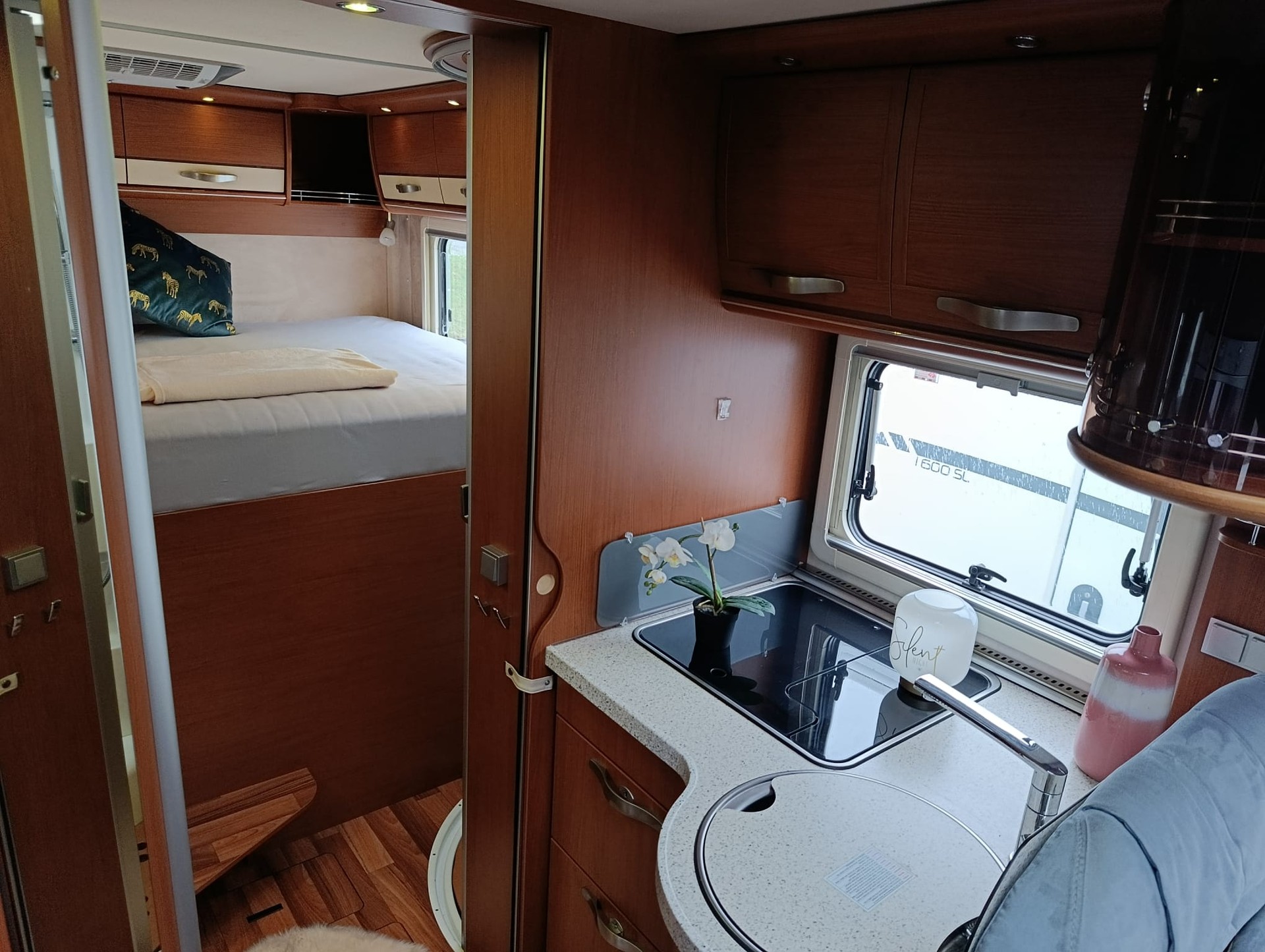 HYMER B594 ***Legendären B-Klasse ComfortLine***Nutzlast *Dachklima *Voll Wintertauglich *Hubbett 220cm x 150cm *Gas Tankanlage-image-17