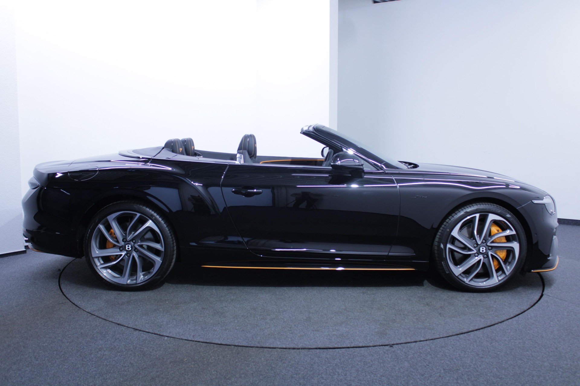BENTLEY Continental GTC 4.0 V8 Hybrid Speed-image-6
