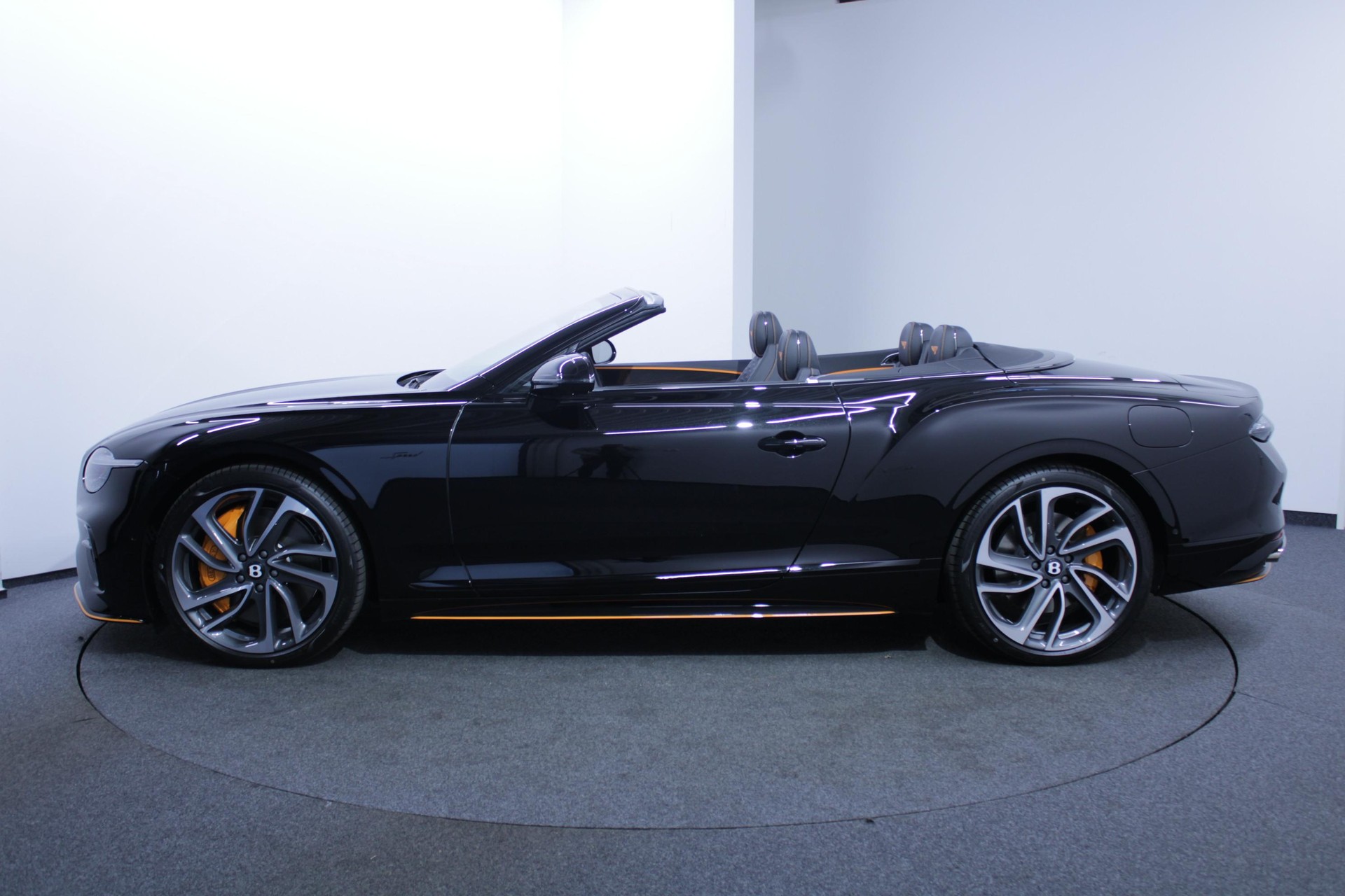 BENTLEY Continental GTC 4.0 V8 Hybrid Speed-showroom-element-2