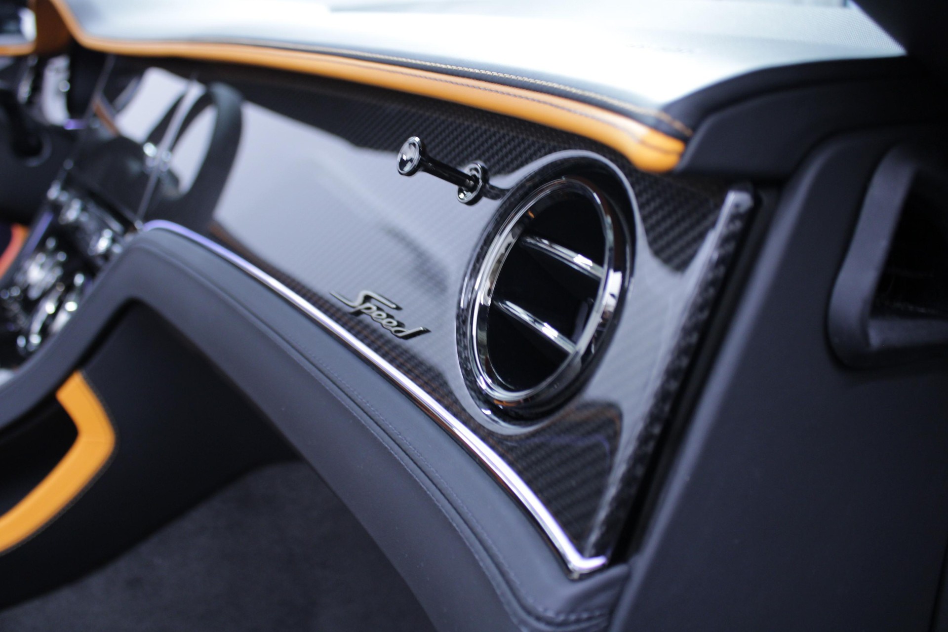 BENTLEY Continental GTC 4.0 V8 Hybrid Speed-image-19