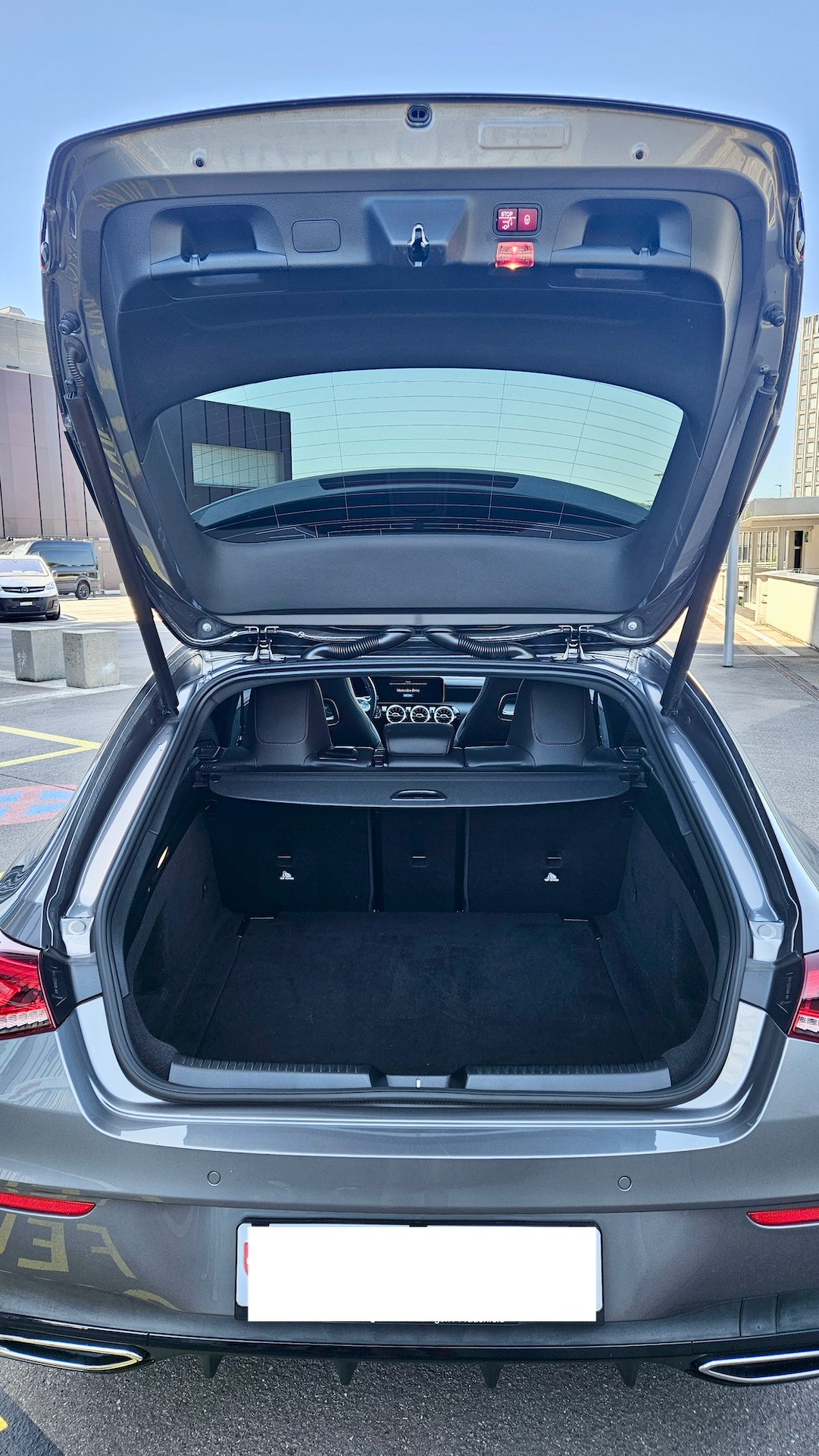 MERCEDES-BENZ CLA Shooting Brake 200 AMG Line-image-9