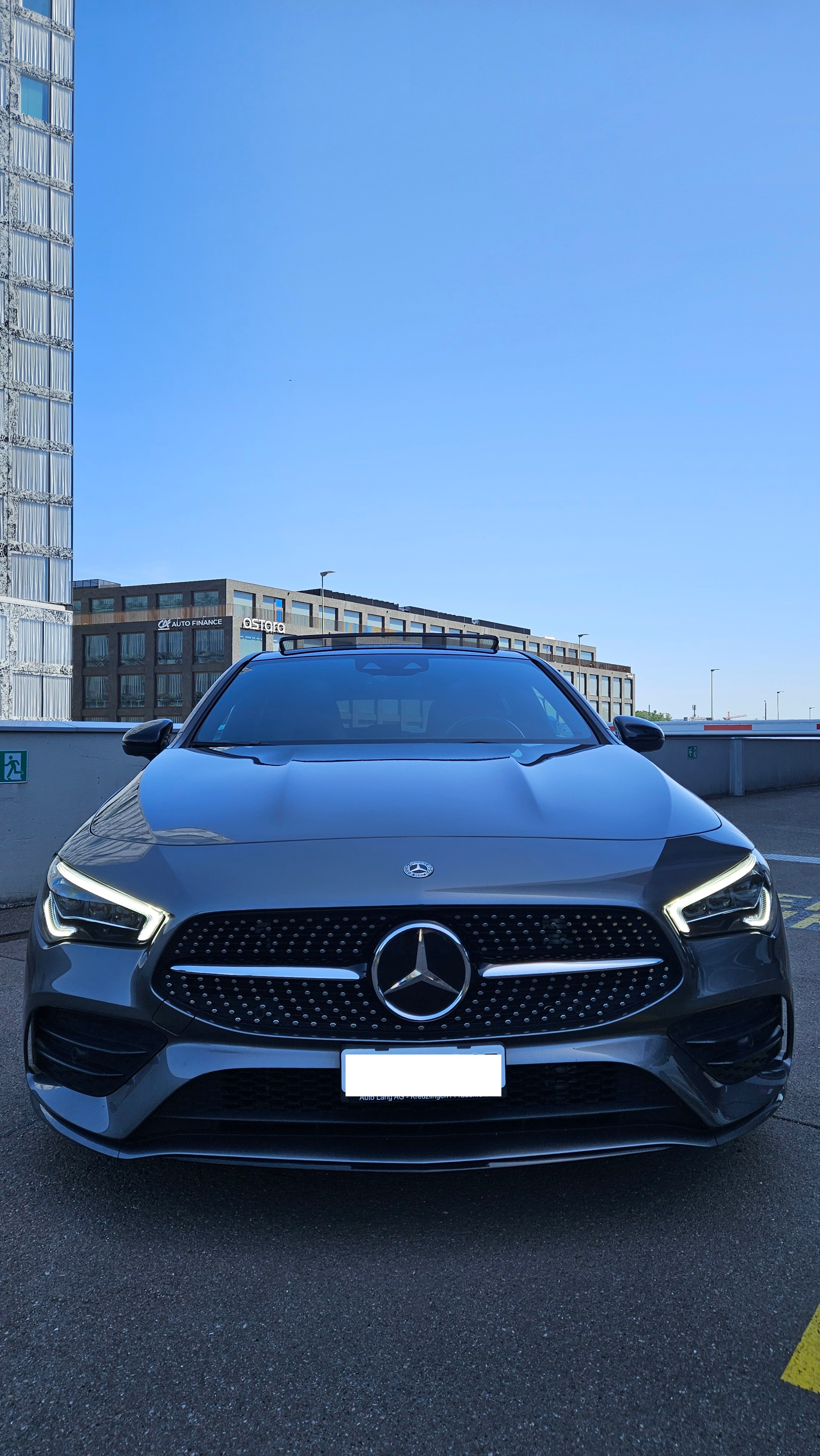MERCEDES-BENZ CLA Shooting Brake 200 AMG Line-image-3