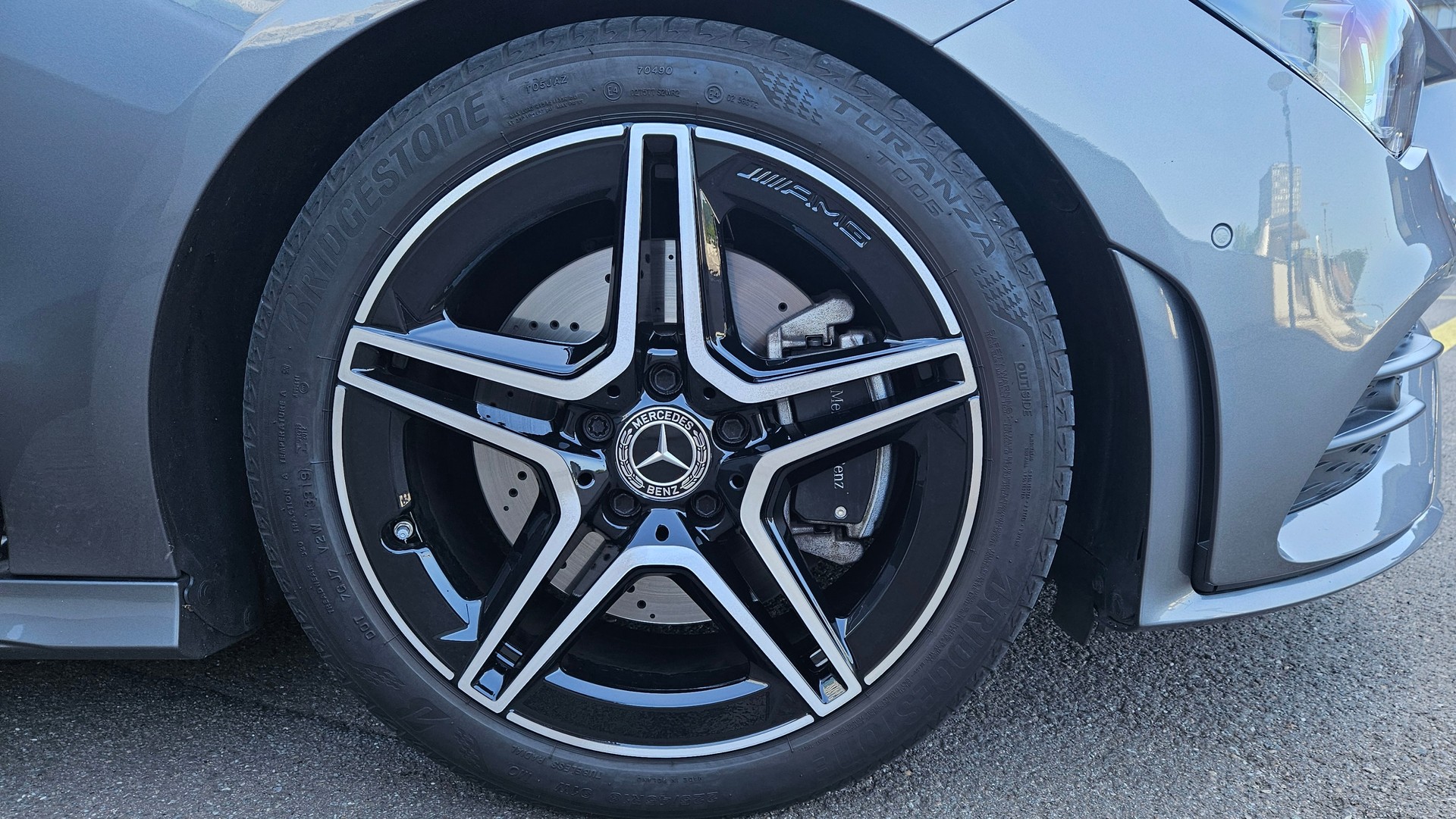 MERCEDES-BENZ CLA Shooting Brake 200 AMG Line-image-10