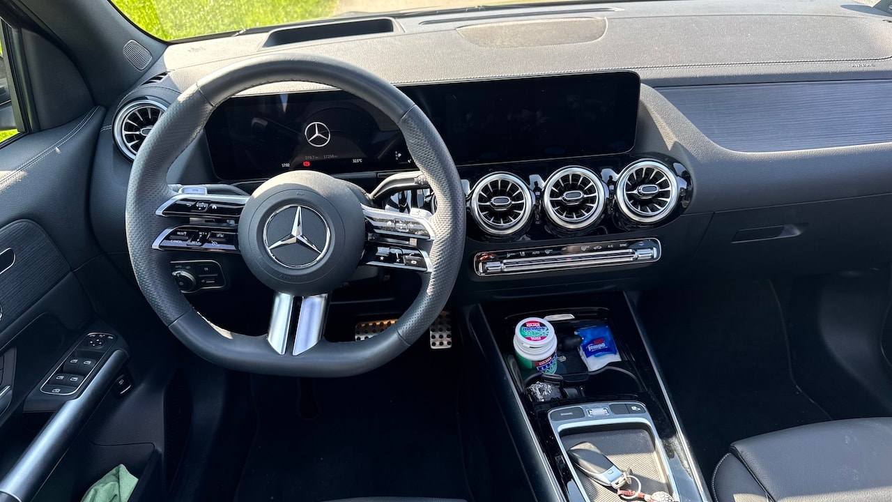 MERCEDES-BENZ GLA 250 4Matic 8G-DCT-image-16