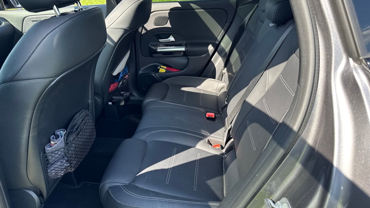 MERCEDES-BENZ GLA 250 4Matic 8G-DCT-image-19